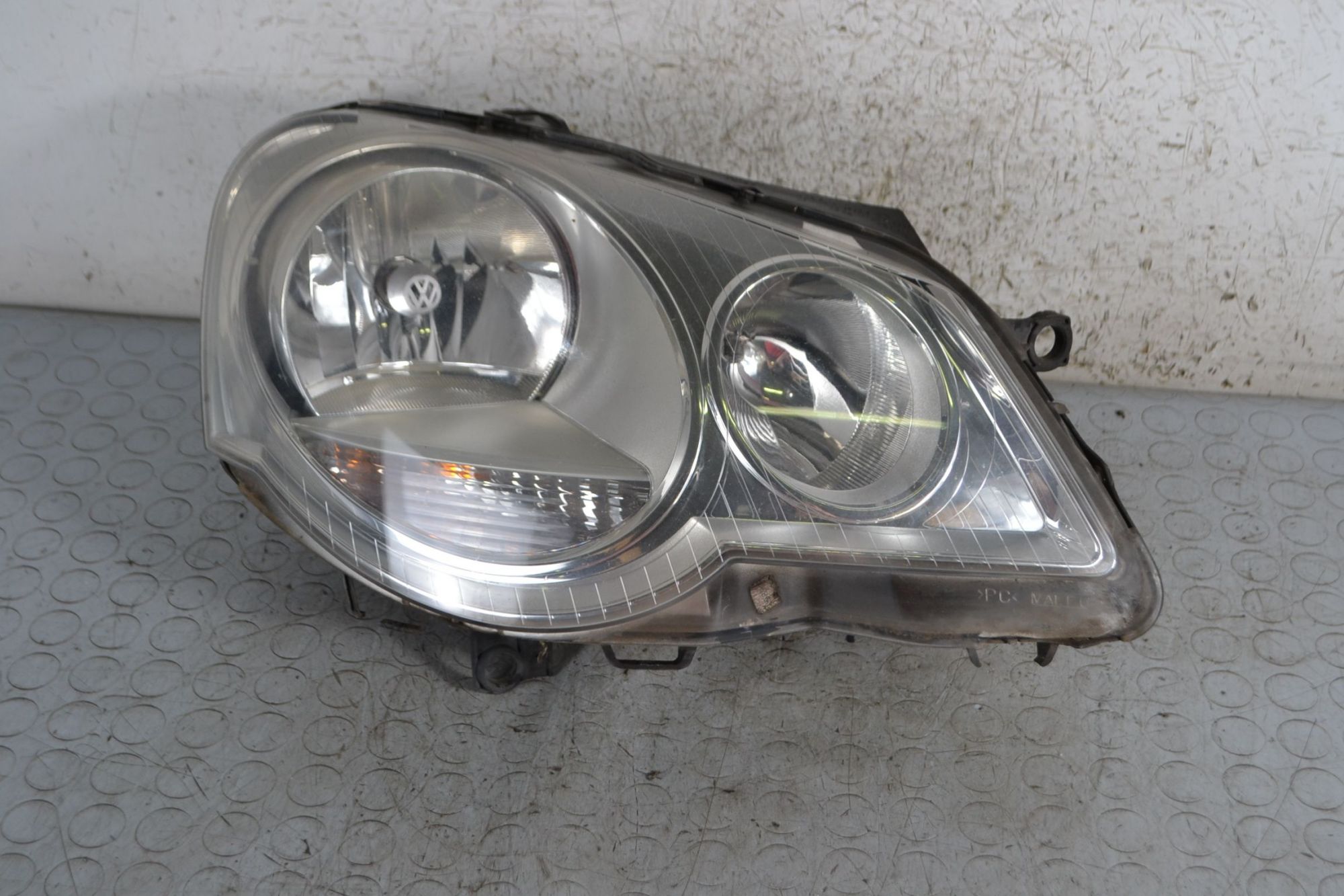 Faro Anteriore DX Volkswagen Polo 9N3 dal 2005 al 2009 Cod 6q1941008ak  1695653430688