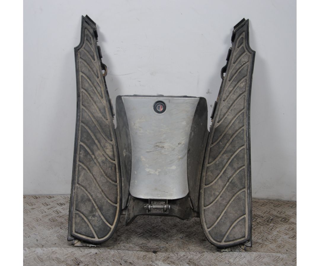 Carena Pedana Poggiapiedi Aprilia Leonardo 125 / 150 dal 1997 al 2007 COD DIS 101962  1695716813991