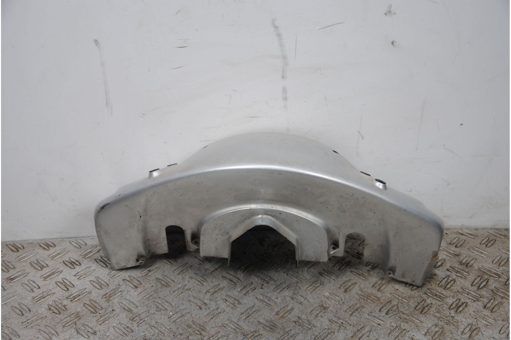 Carena Copri Manubrio Anteriore Aprilia Leonardo 125 / 150 dal 1997 al 2007 COD Aprilia 12464  1695718424294