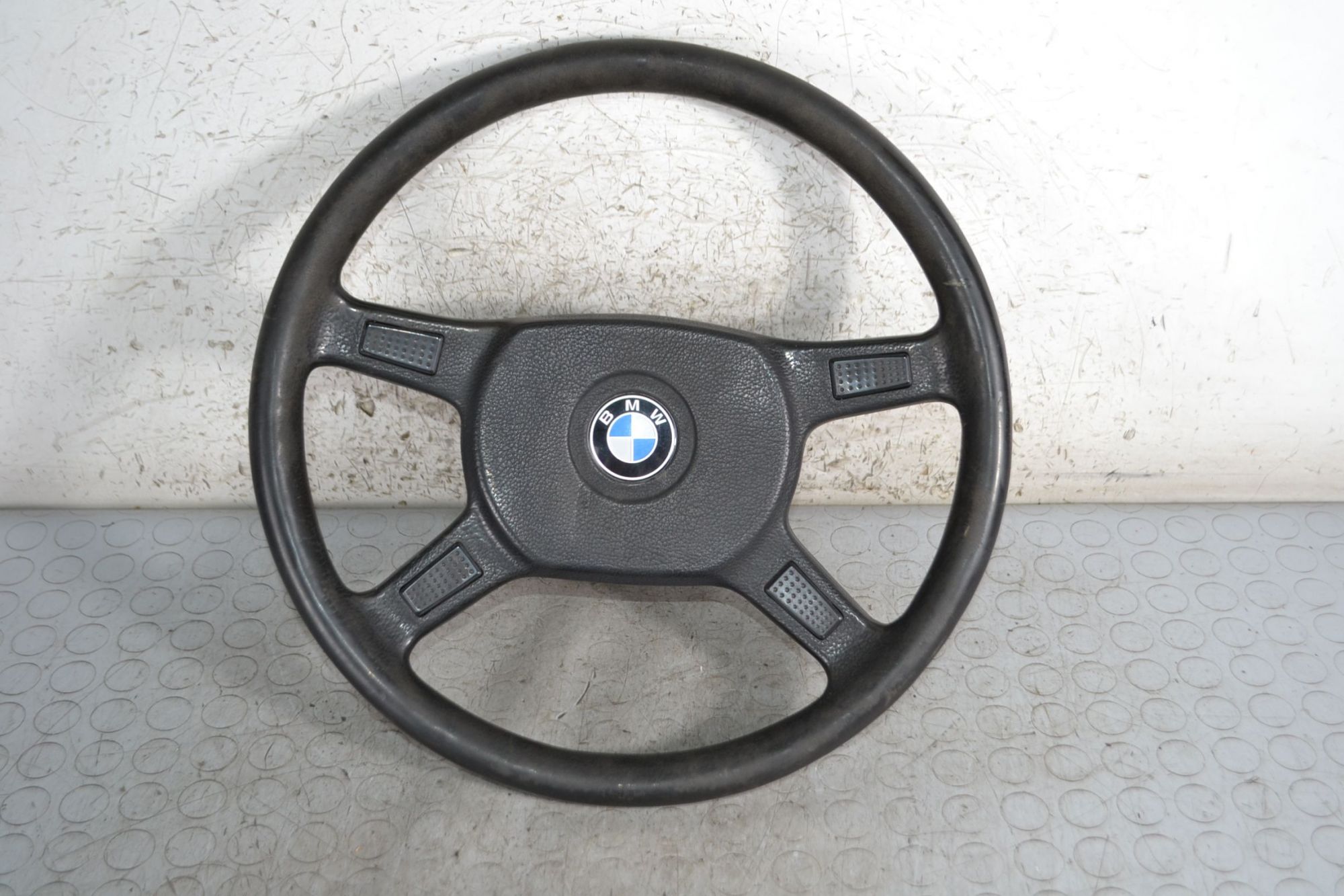 Volante Bmw Serie 3 E30 Dal 1982 al 1992  1695730185005