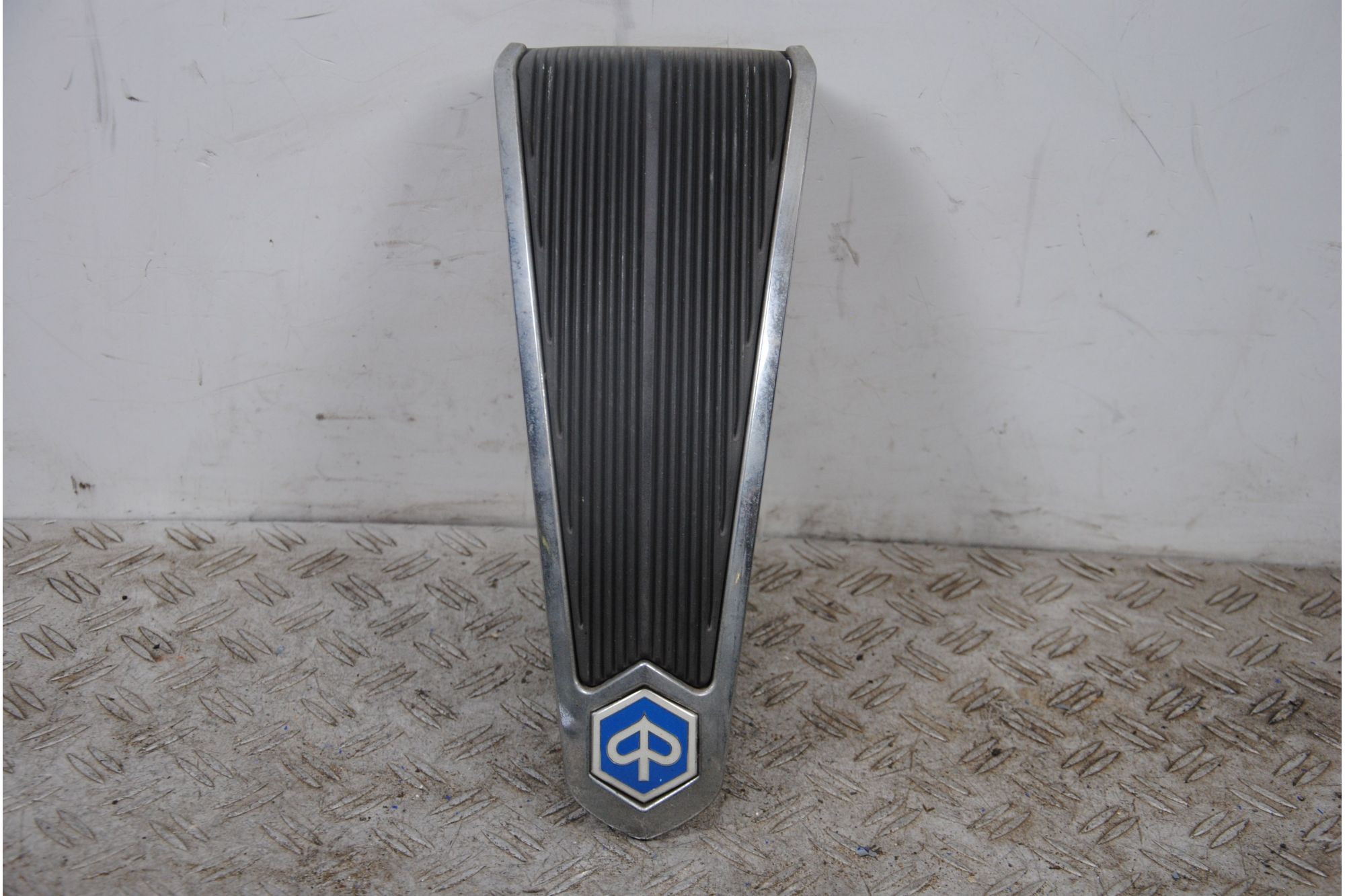 Carena Scudetto Anteriore Piaggio Liberty 50 / 125 / 150 dal 2009 al 2015 COD Piaggio 655752  1695743294336