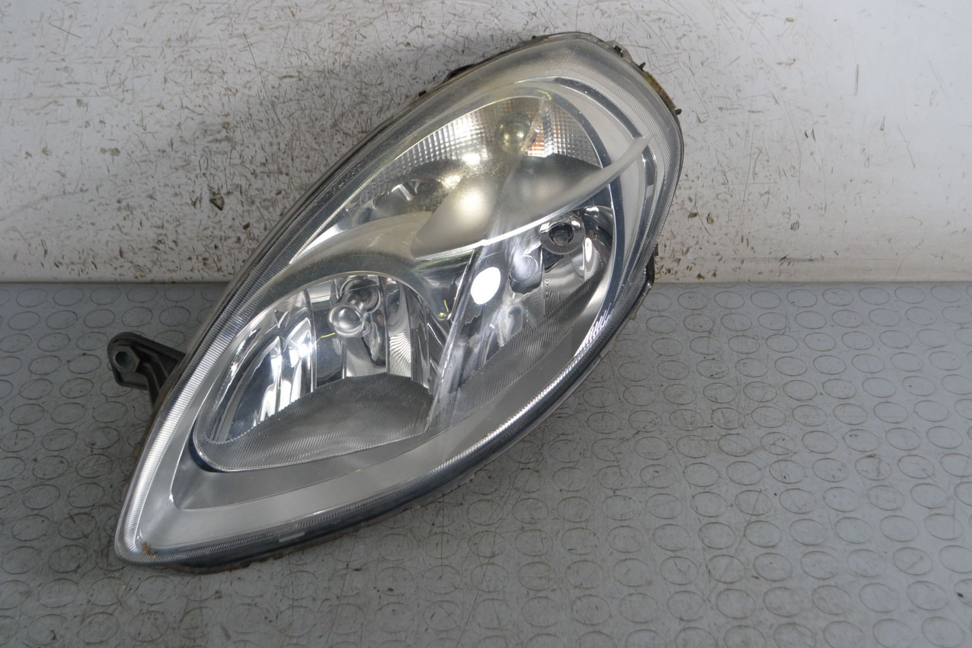 Faro Anteriore SX Lancia Ypsilon dal 2003 al 2011 Cod 270533-00  1695808619081