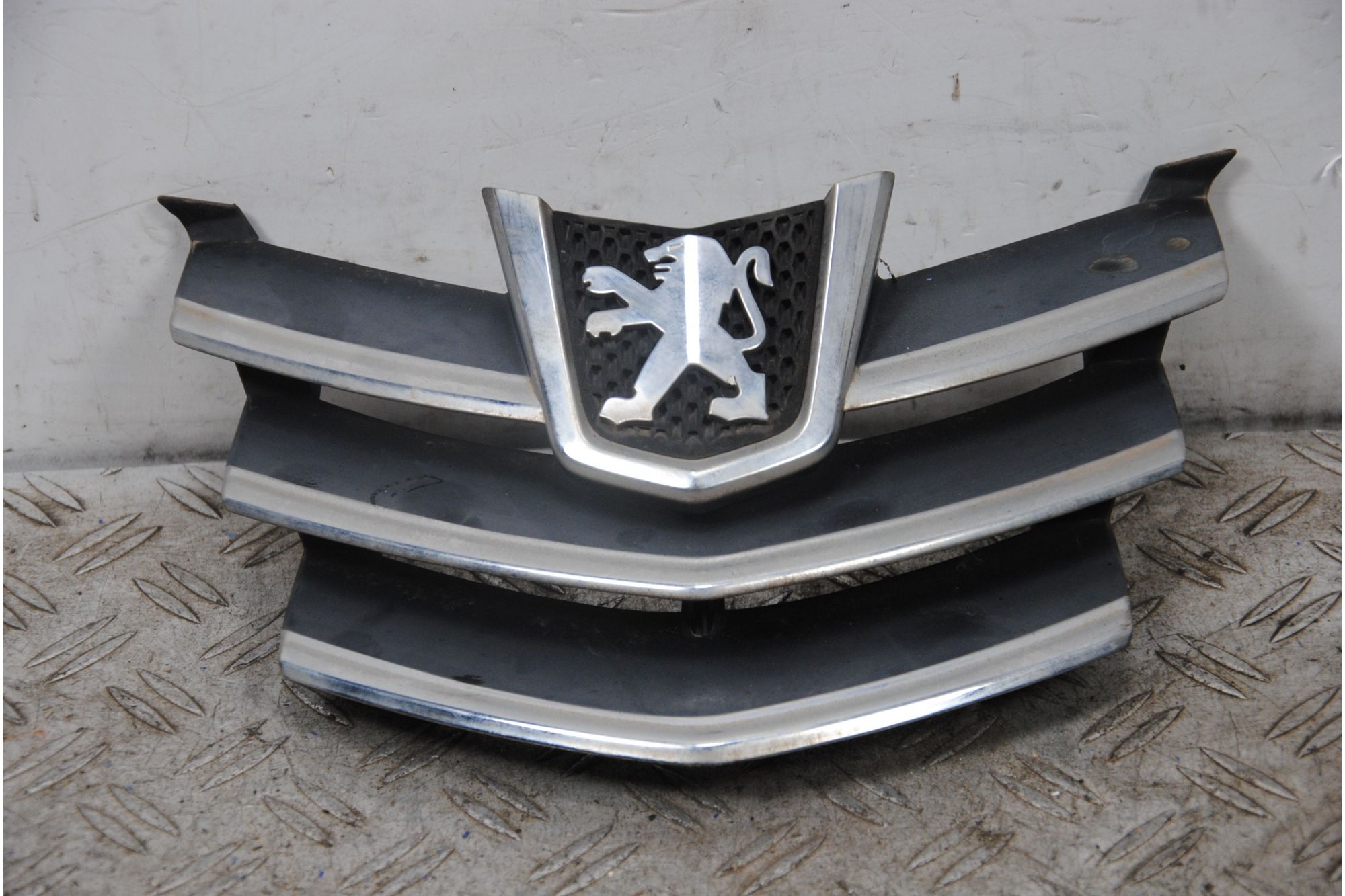 Carena Griglia Anteriore Peugeot LXR 200 dal 2009 al 2014  1695897757855