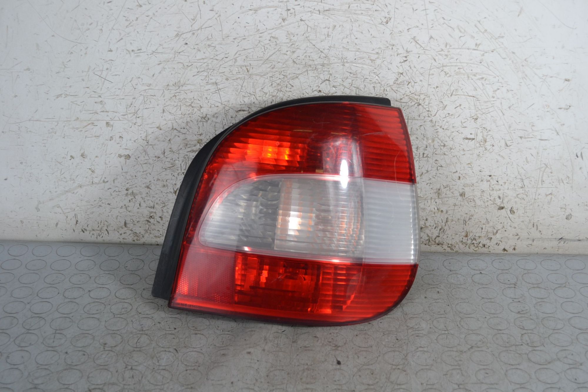 Fanale stop posteriore DX Renault Scenic Dal 1999 al 2003 Cod 7700428055  1695974515446
