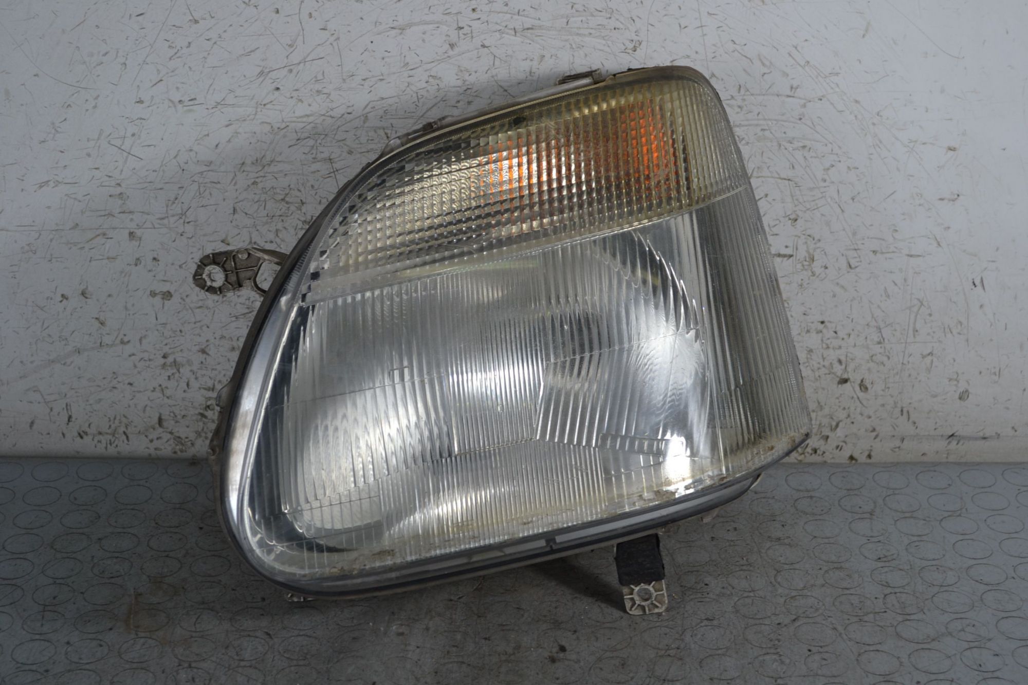 Faro anteriore SX Opel Agila A Dal 2000 al 2007 Cod 35300-83E00  1696317378322