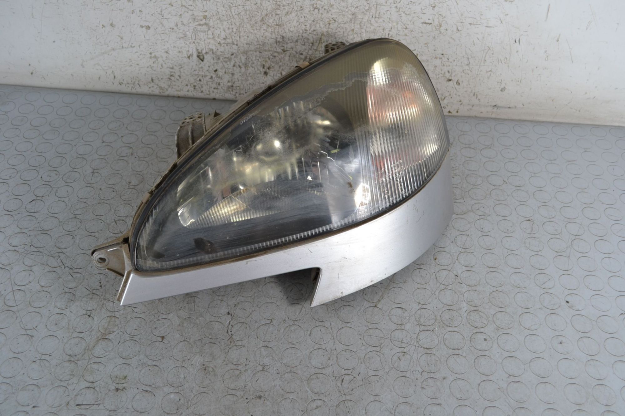 Faro Anteriore SX Daewoo Tacuma dal 2000 al 2009 Cod 96349676  1696431322713