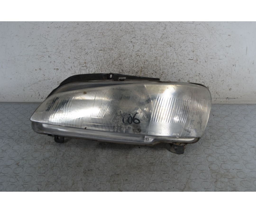 Faro Anteriore SX Peugeot 106 dal 1996 al 2004 1696496401927 Faro Anteriore SX Peugeot 106 dal 1996 al 2004 1696496401927