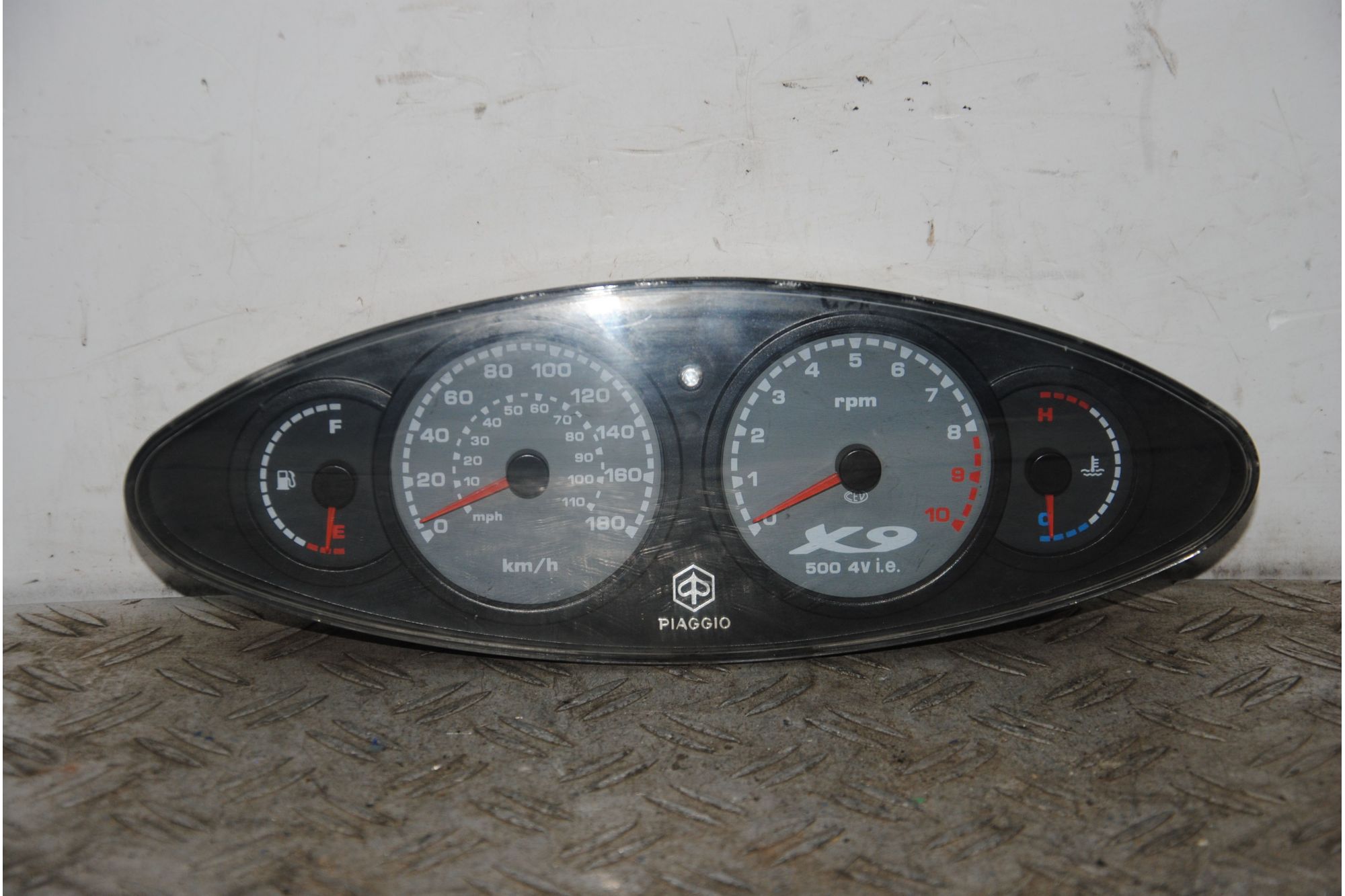 Strumentazione Contachilometri Piaggio X9 500 dal 2003 al 2006  1696501891804
