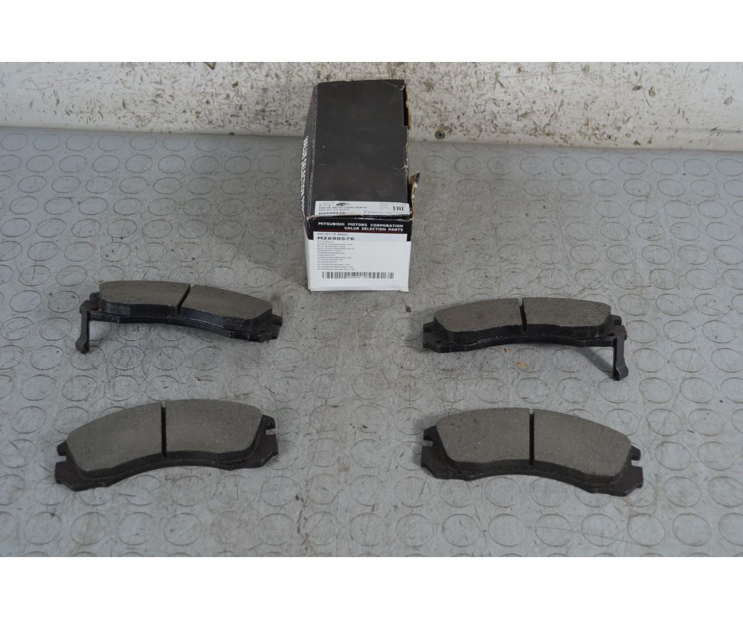 Kit Pastiglie Freno Anteriori Mitsubishi Outlander dal 2013 al 2021 Cod mz690576  1696517348163