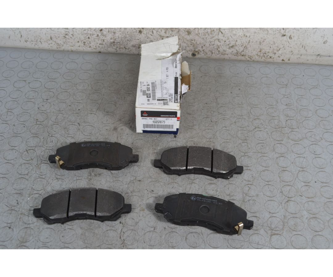 Kit Pastiglie Freno Anteriori Mitsubishi Space Runner dal 1999 al 2002 Cod 4605a879  1696582033315