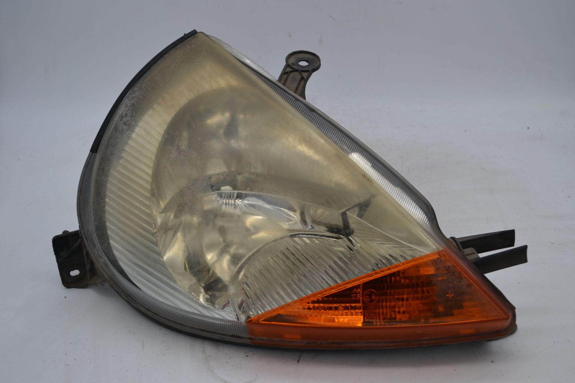 Faro Anteriore DX Ford Ka dal 1996 al 2008 Cod 1079423  1696594729411
