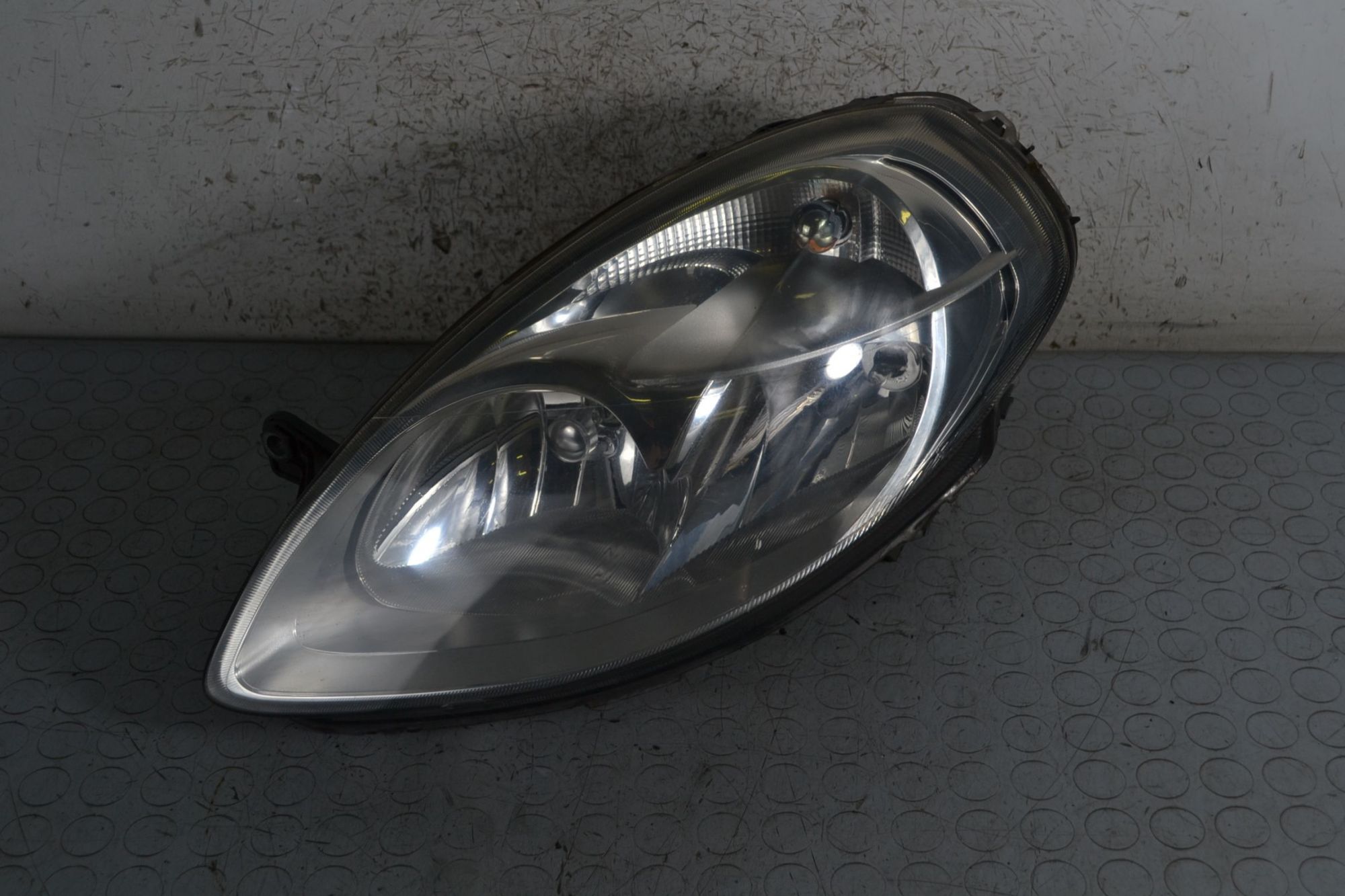 Faro Anteriore SX Lancia Ypsilon dal 2003 al 2011  1696948258062