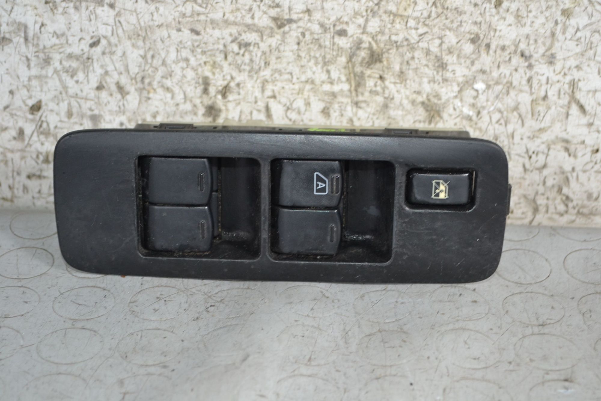 Pulsantiera Alzacristalli Anteriore SX Nissan Qashqai J10 dal 2006 al 2010 Cod 25401jd001  1696949857264