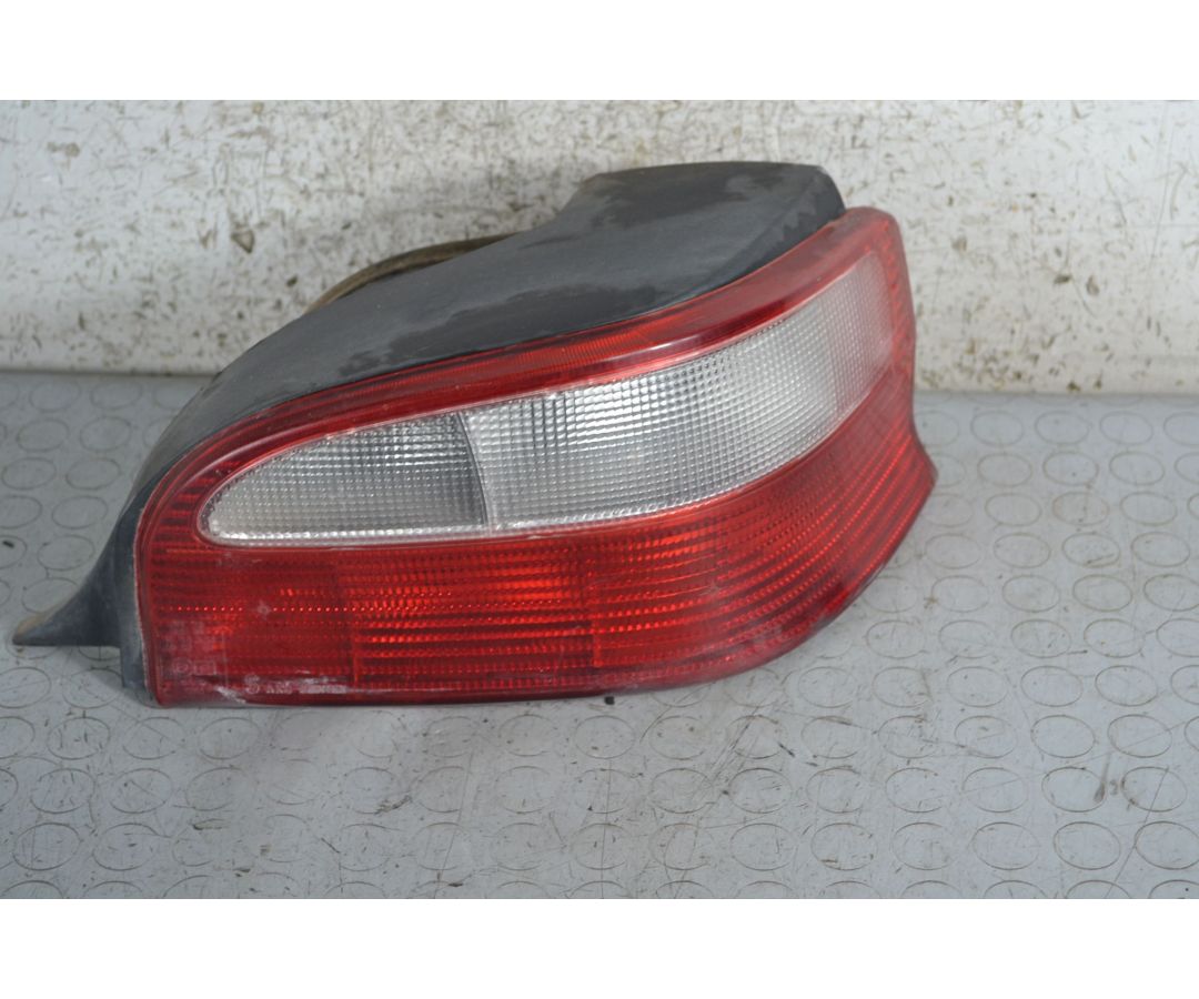 Fanale stop posteriore DX Citroen Saxo Dal 1999 al 2004 1697101631166 Fanale stop posteriore DX Citroen Saxo Dal 1999 al 2004 1697101631166