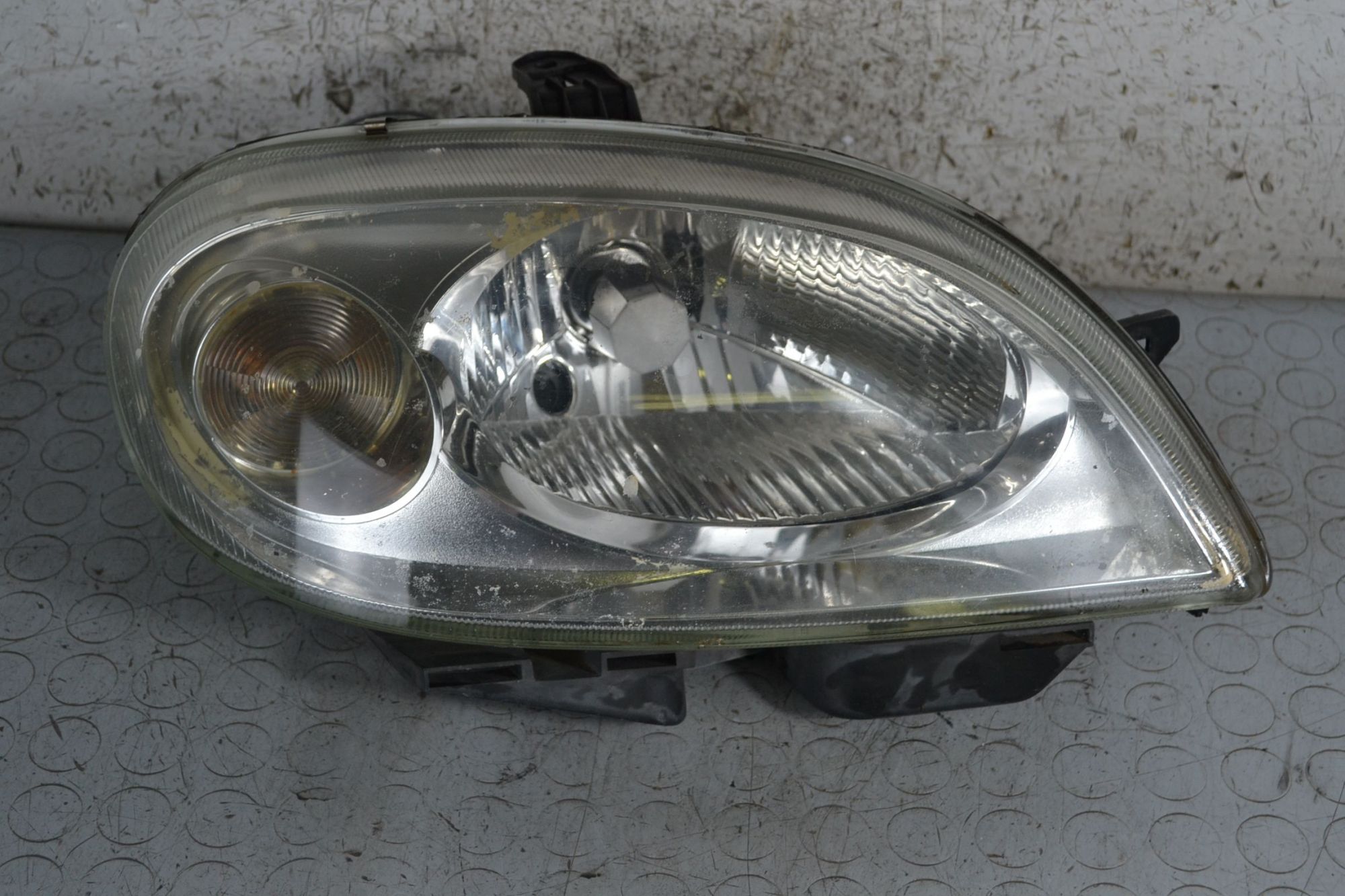 Faro Anteriore DX Citroen Saxo dal 1999 al 2004 Cod 9636331680  1697101743784