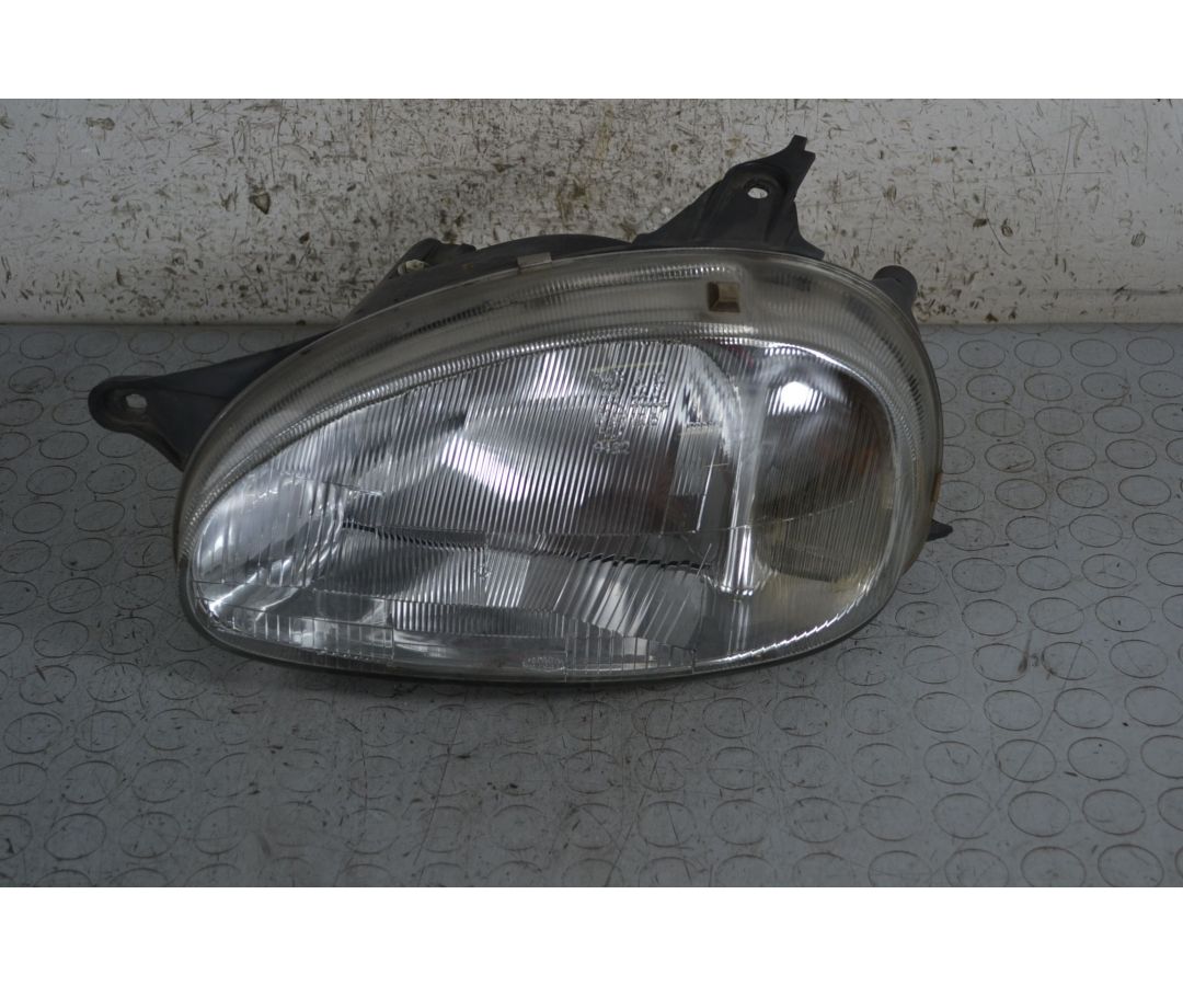 Faro Anteriore SX Opel Corsa B dal 1993 al 2000 Cod 90444786  1697443266088