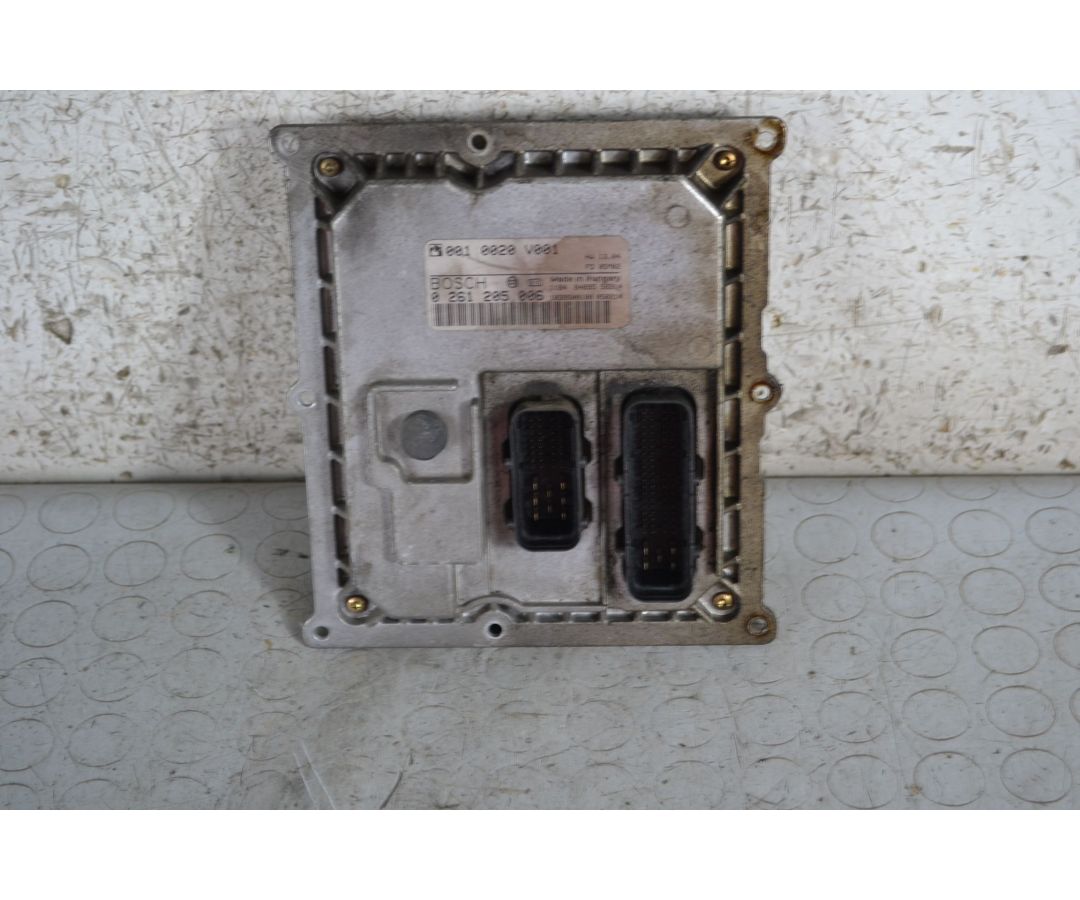 Centralina ECU Smart ForTwo W450 dal 1998 al 2007 Cod 0261205006 1697450666680 Centralina ECU Smart ForTwo W450 dal 1998 al 2007 Cod 0261205006 1697450666680