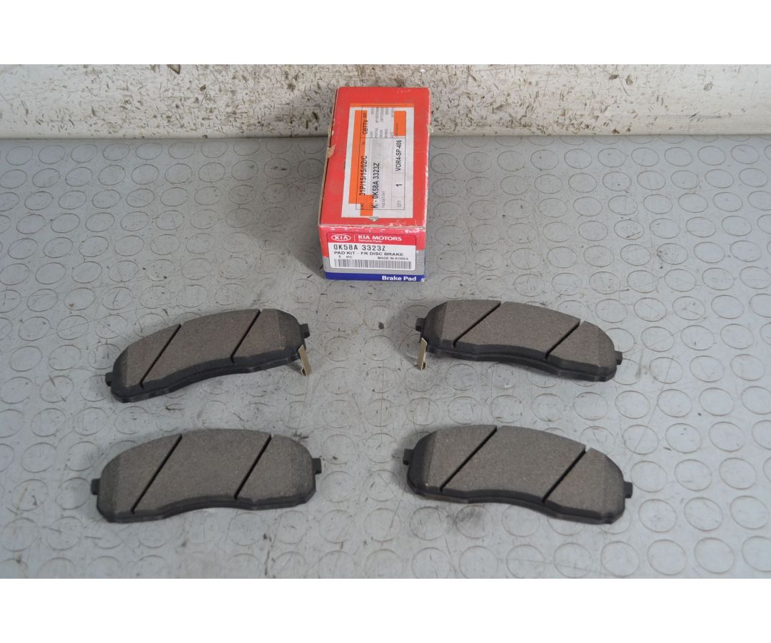 Set Pastiglie Freni Anteriori Kia Carnival dal 1998 al 2001 Cod 0k58a3323z  1697467227676