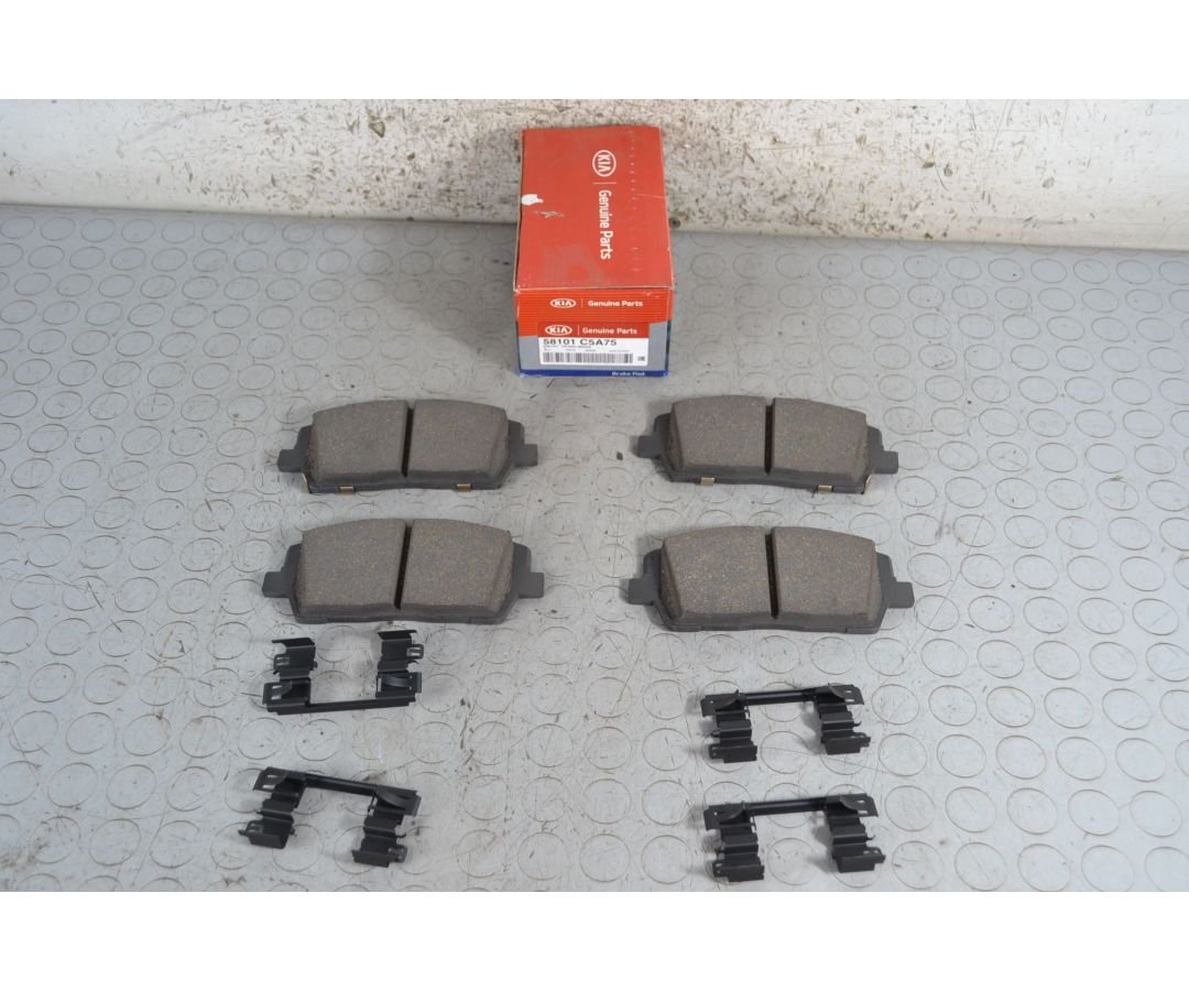 Kit Pastiglie Freno Anteriori Kia Sorento UM dal 2014 al 2020 Cod 58101c5a75  1697528808684