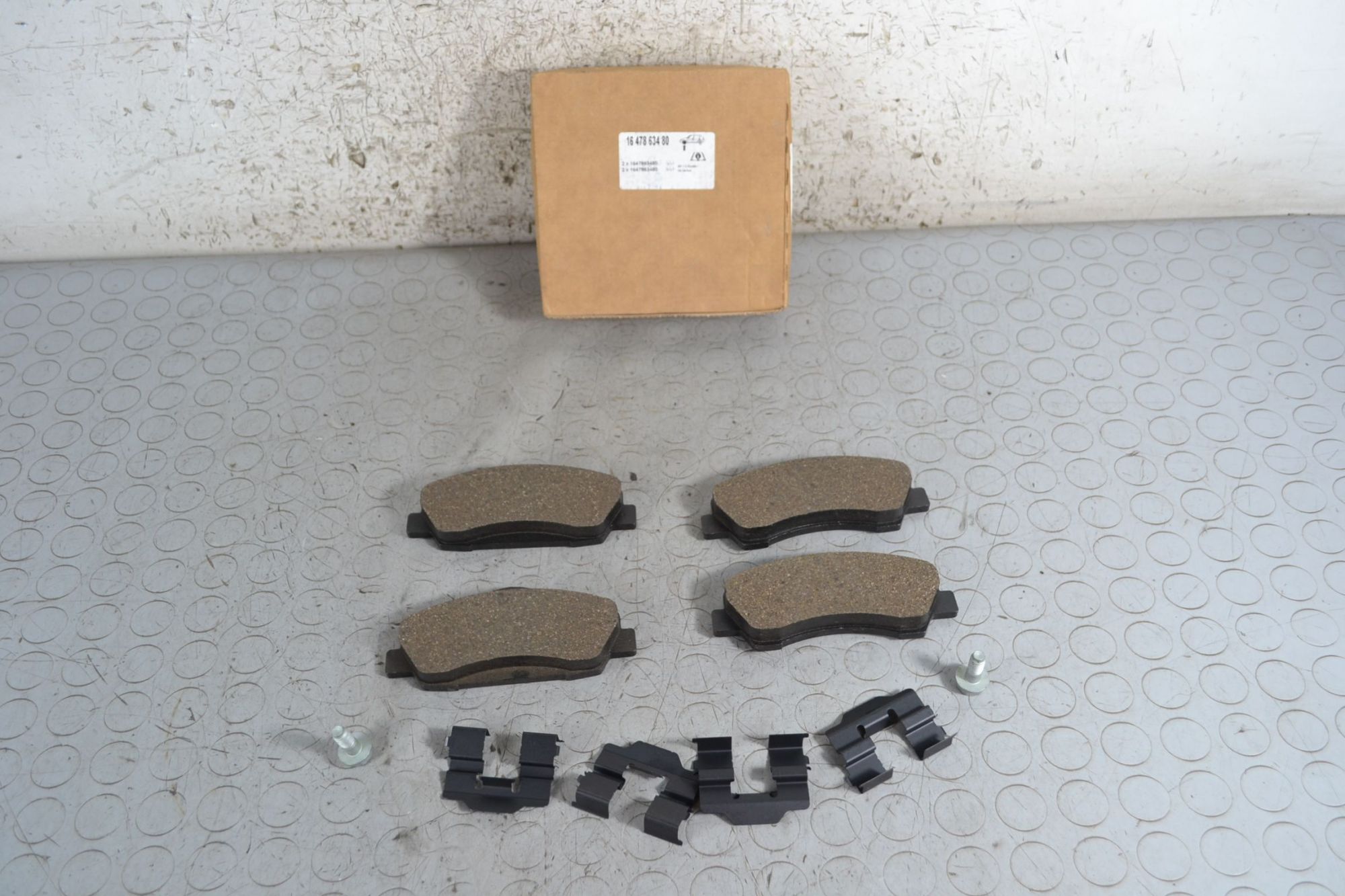 Kit Pastiglie Freno Anteriori Citroen C4 Cactus dal 2014 al 2020 Cod 1647863480  1697530627068