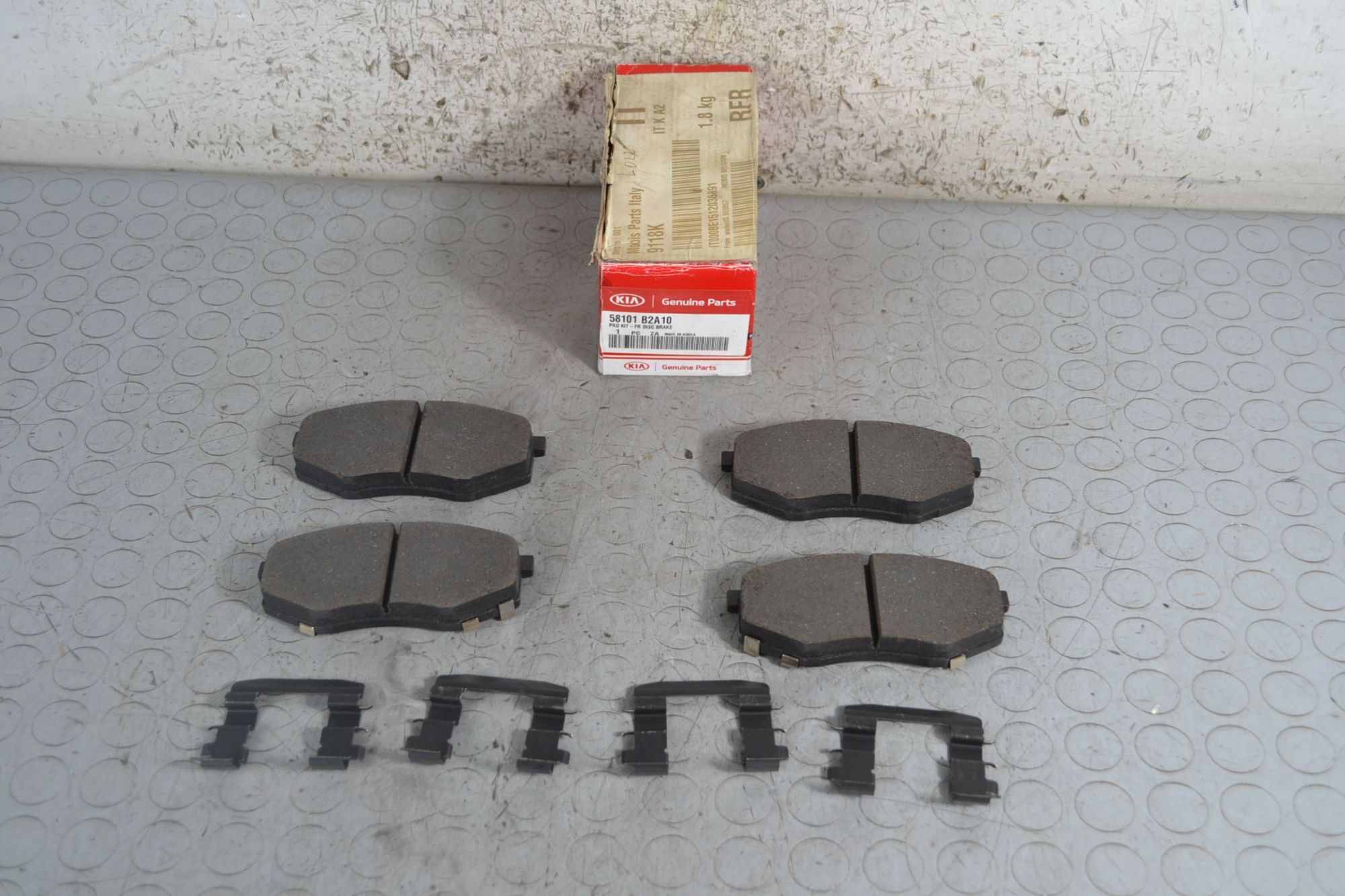 Kit pastiglie freno anteriori Hyundai IX20 Dal 2010 al 2019 Cod 58101B2A10  1697613463088