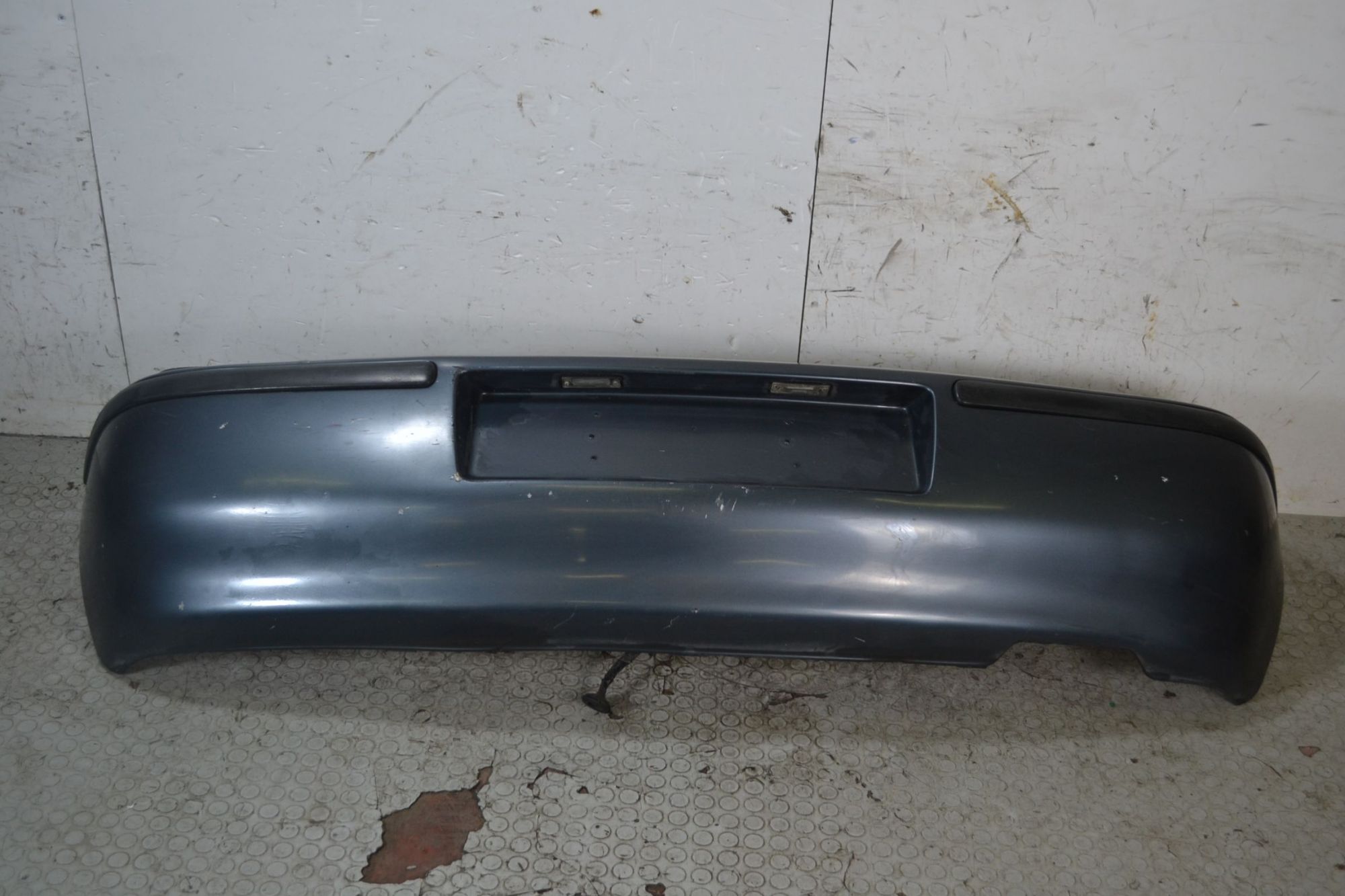 Paraurti posteriore Volkswagen Polo Dal 1999 al 2003 Colore grigio antracite  1697698176477