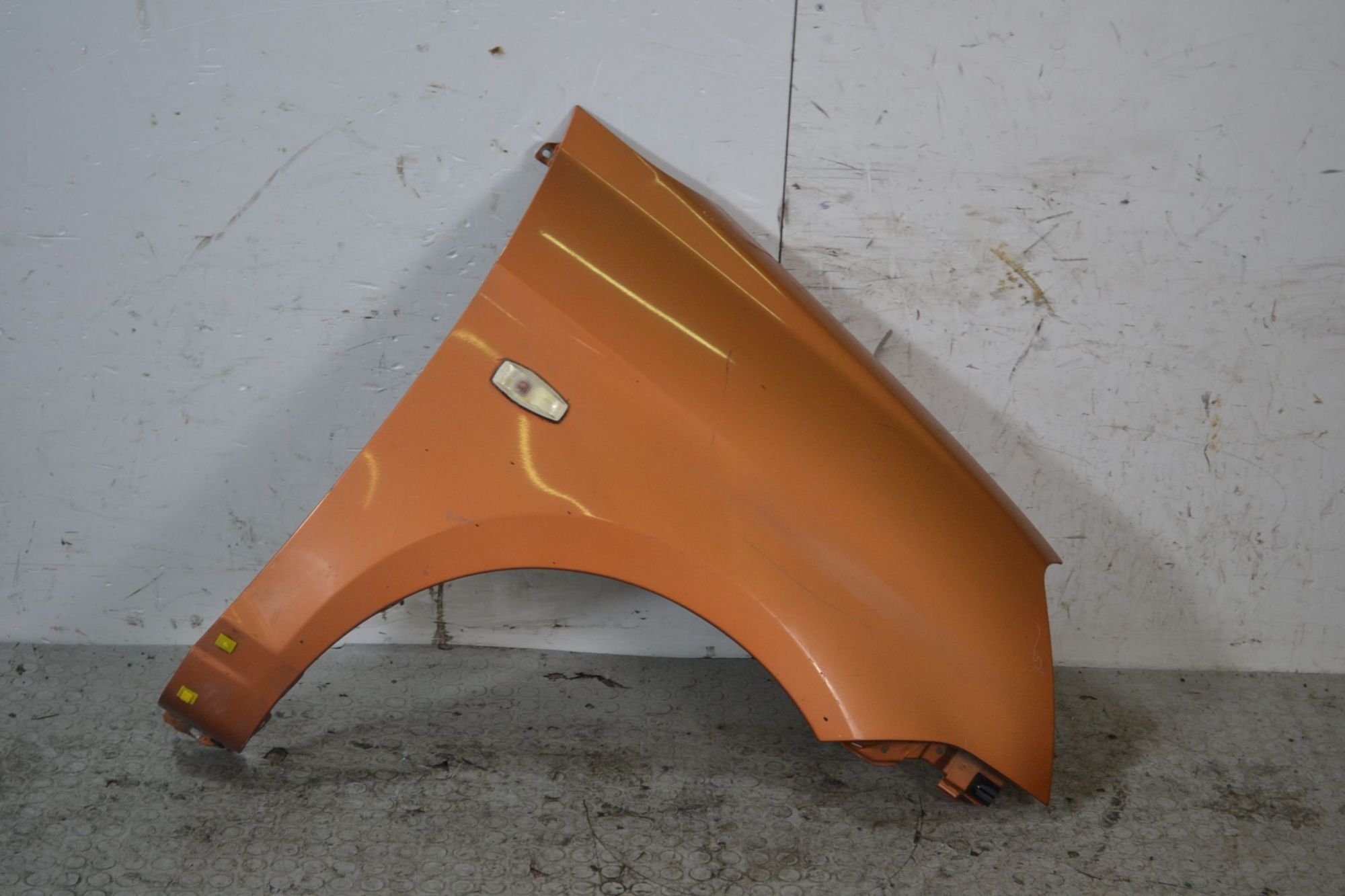 Parafango anteriore DX Kia Picanto Dal 2004 al 2011 Colore arancio  1697701450075