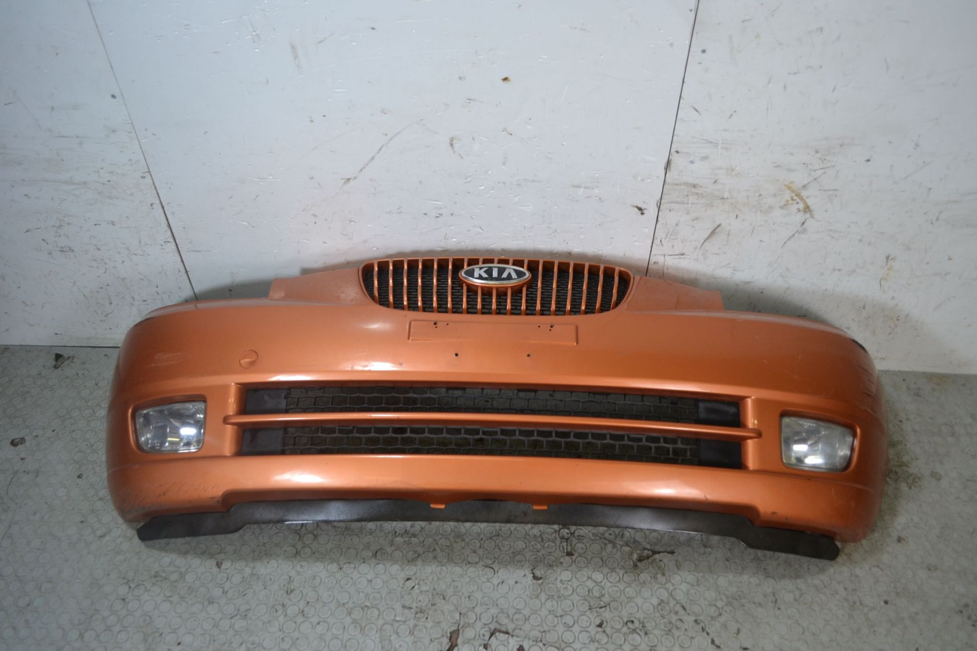 Paraurti anteriore Kia Picanto Dal 2004 al 2011 Colore arancio  1697702275363