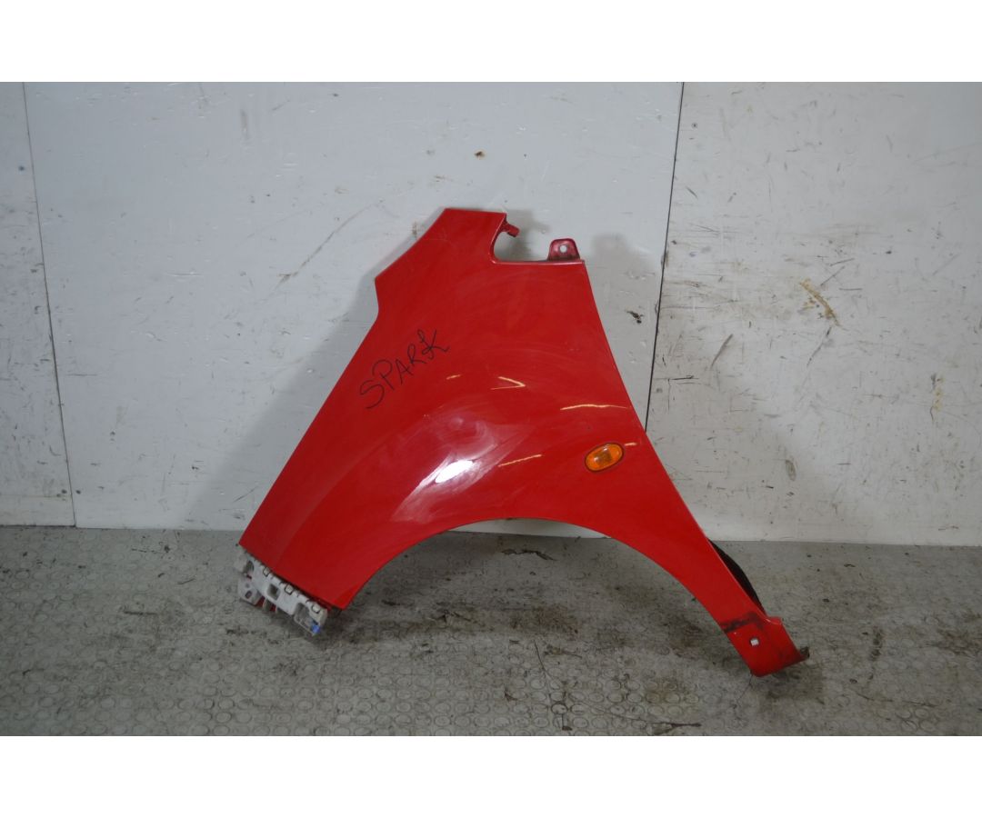 Parafango anteriore SX Chevrolet Spark Dal 2009 al 2016 Colore rosso 1697710348141 Parafango anteriore SX Chevrolet Spark Dal 2009 al 2016 Colore rosso 1697710348141