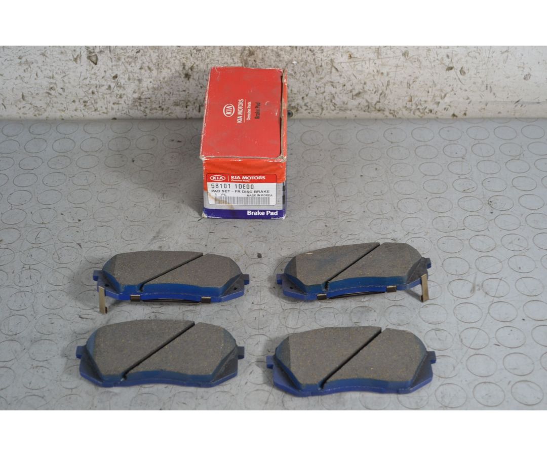 Kit Pastiglie Freno Anteriori Kia Carens dal 2006 al 2013 Cod 581011de00  1697722872924