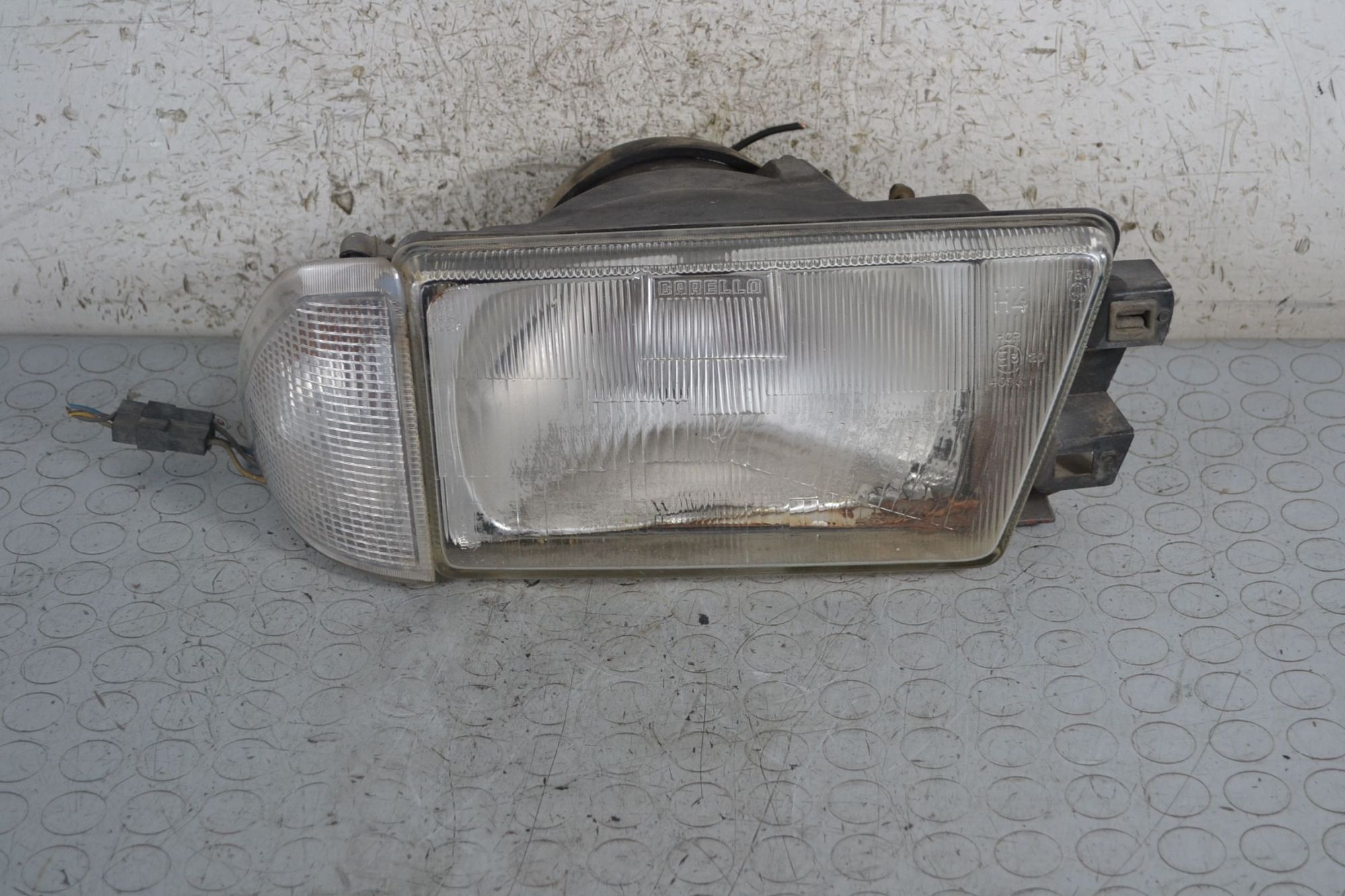 Faro Anteriore DX Alfa Romeo 75 dal 1988 al 1993 Cod 03290748  1697790606308