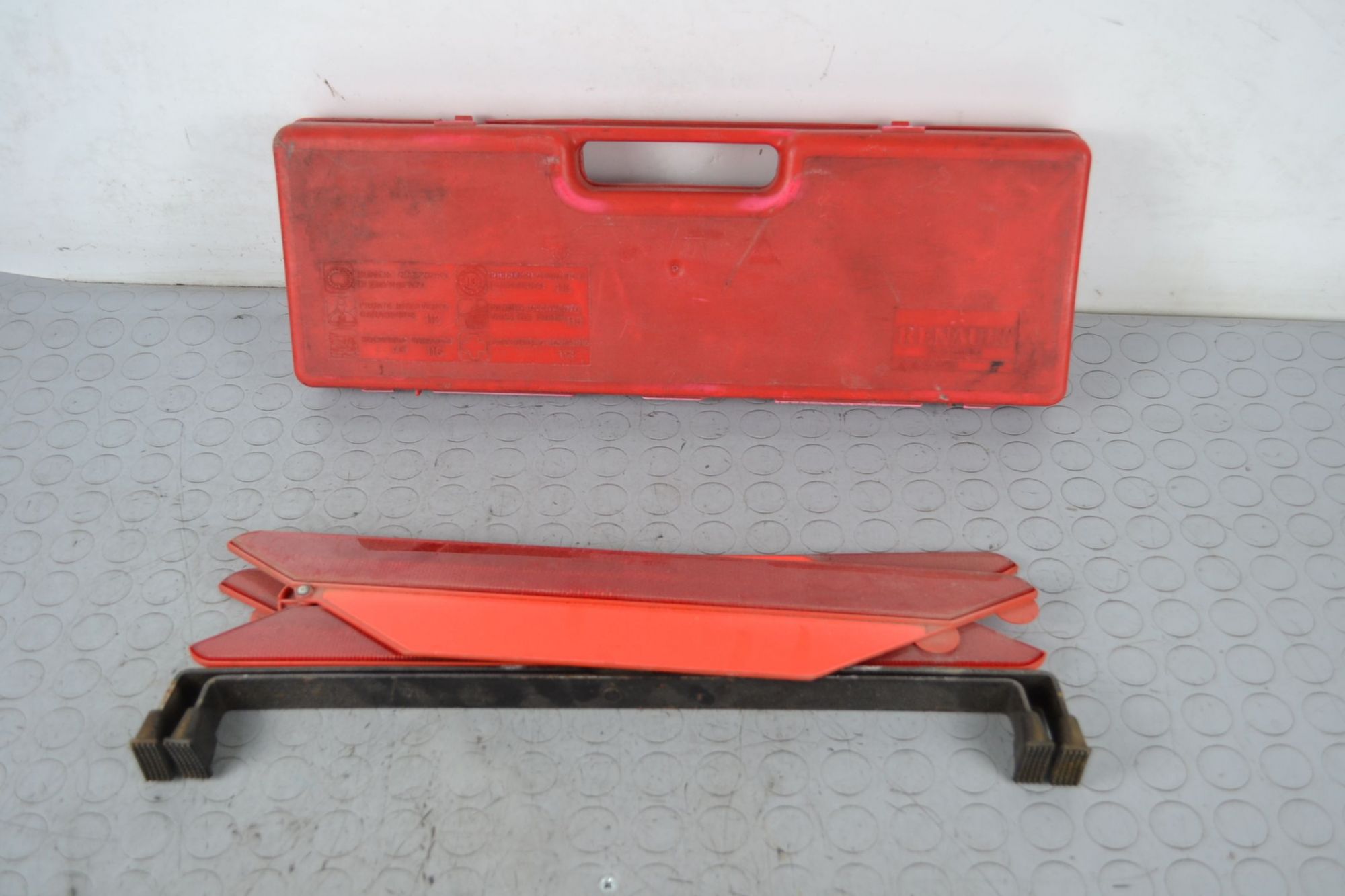 Triangolo emergenza Renault Cod 0080450450  1698242621054