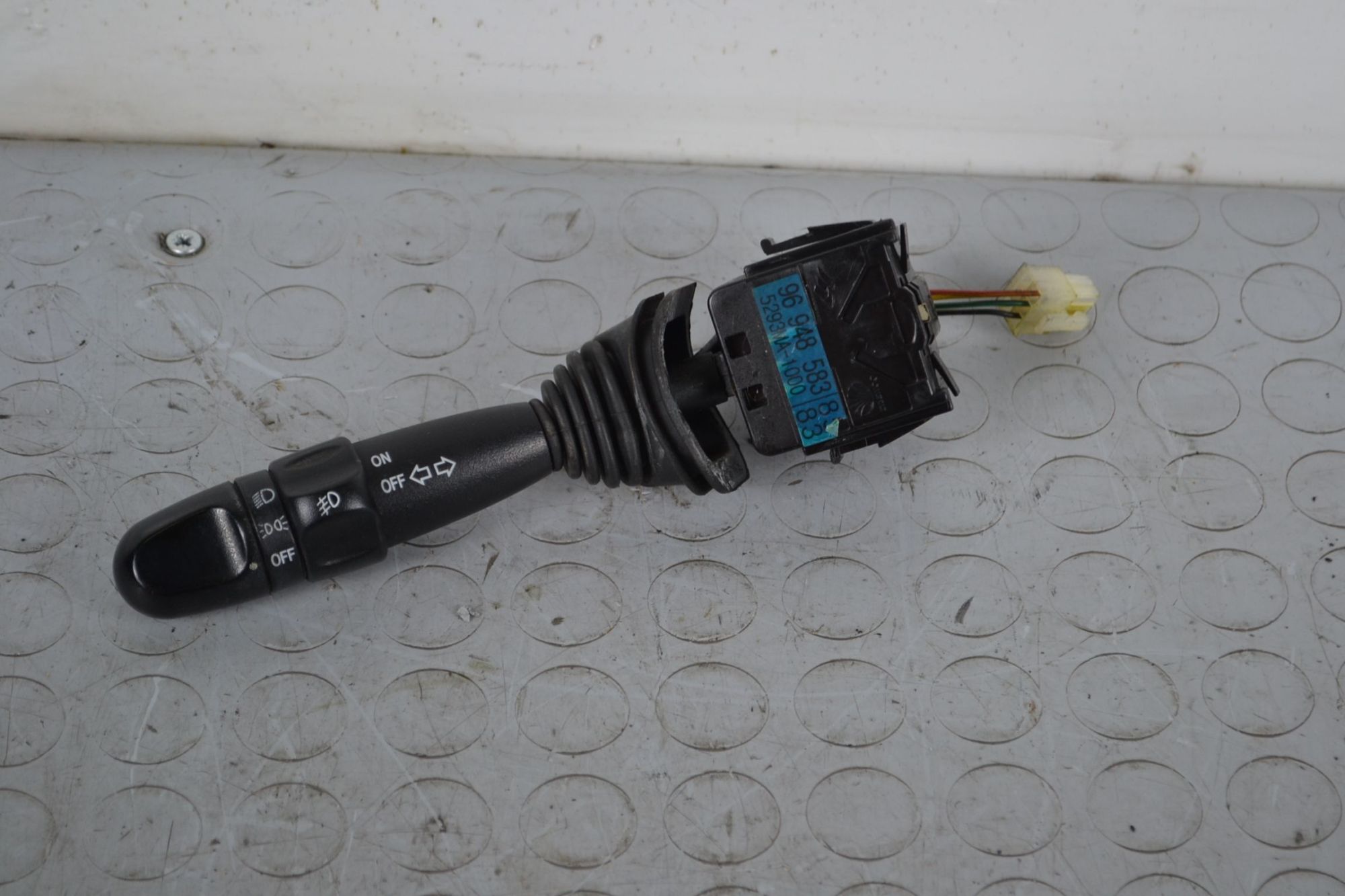 Devioluci leva sx Chevrolet Spark dal 2009 al 2016 cod 96948583  1698681879795