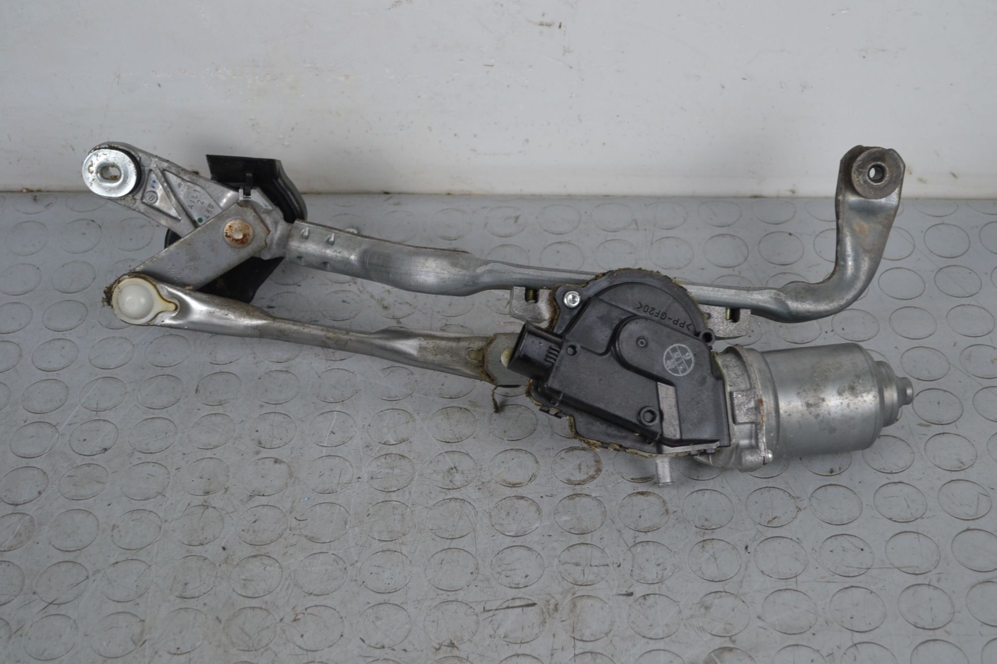 Motorino Tergicristalli Anteriore Toyota Yaris XP130 dal 2010 al 2023 cod motore 1KR-FE Benzina 69 CV / 51 kW Cod 85110-0d190...