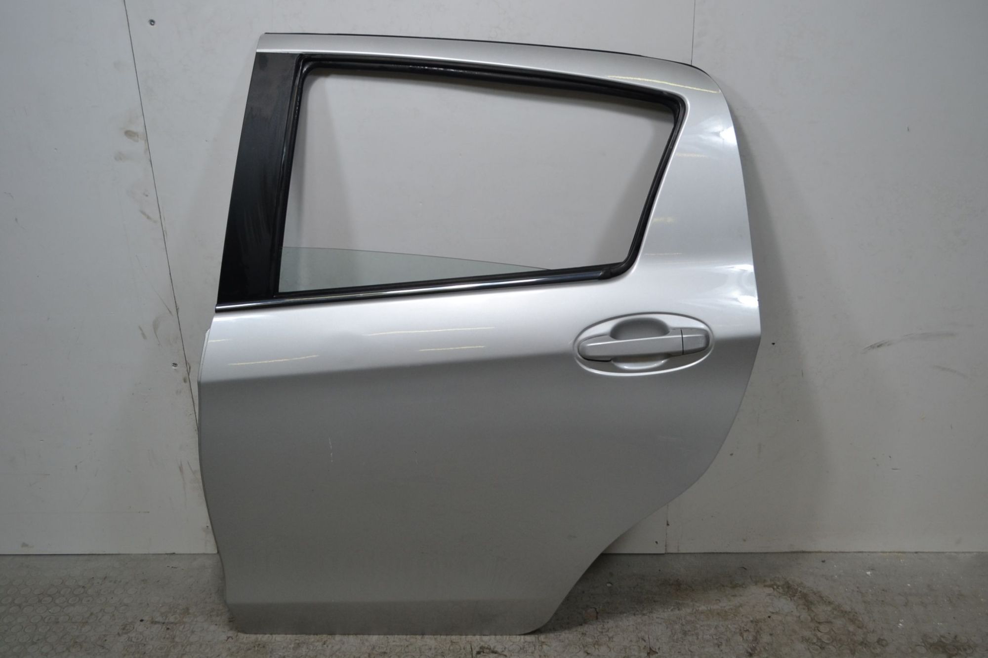 Portiera sportello posteriore SX Toyota Yaris Dal 2010 al 2023  1698941542346