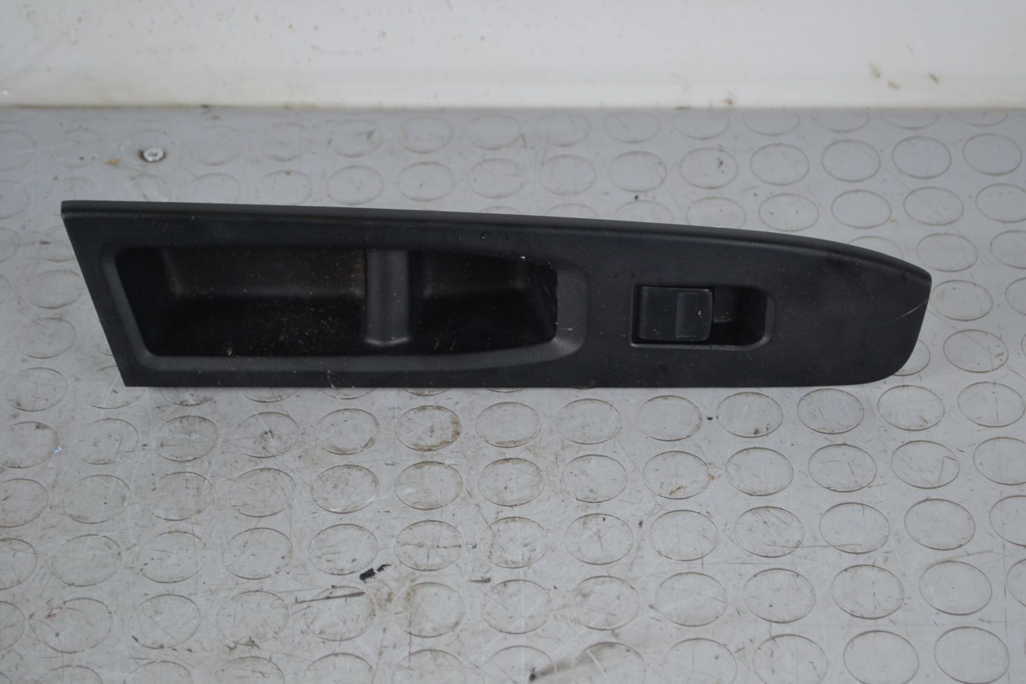 Pulsantiera Alzacristalli Anteriore DX Toyota Yaris XP13 dal 2010 al 2023 Cod 74231-0d690  1699005426299