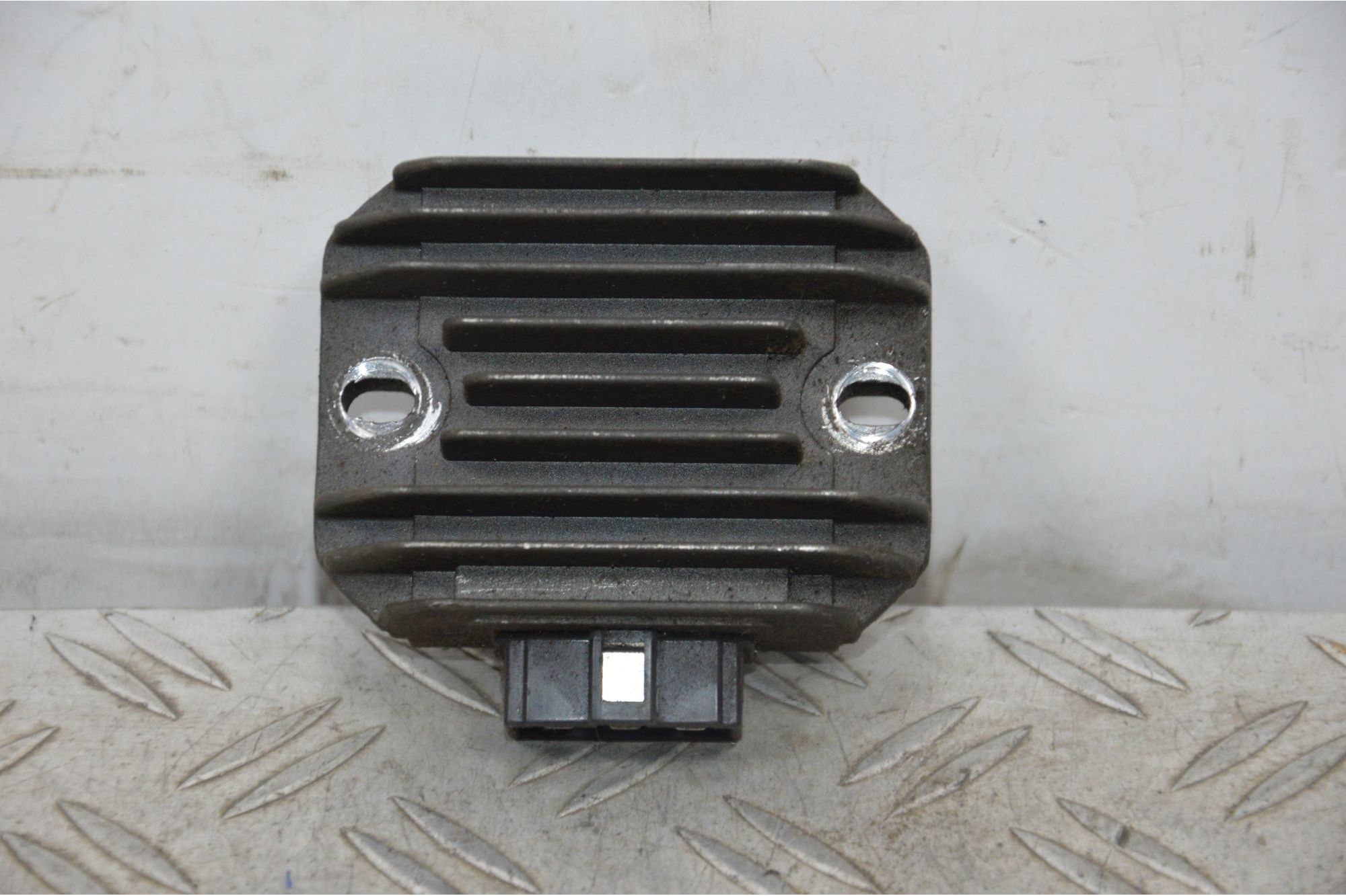 Regolatore Di Tensione Aprilia Sportcity One 125 Dal 2008 al 2012 COD T125-LK16  1699009159797