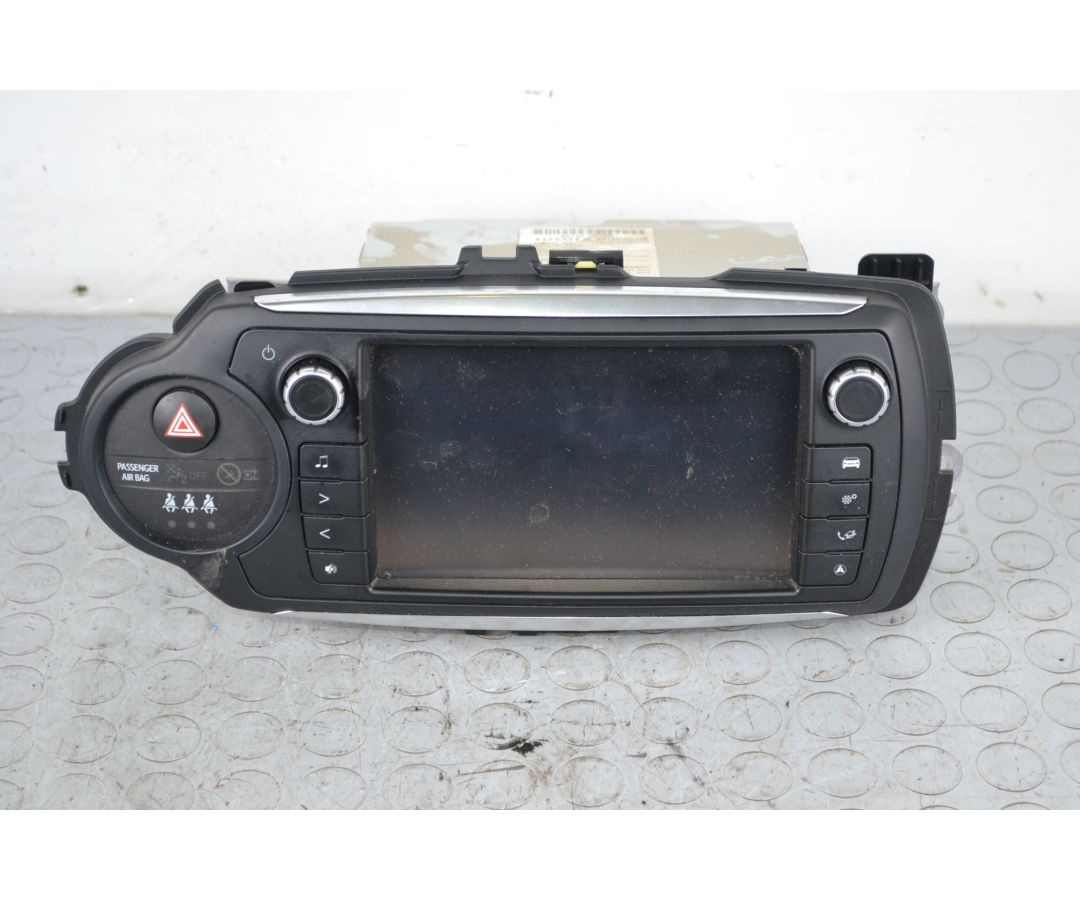 Navigatore Autoradio Toyota Yaris III P13 1.0 51 KW 69CV dal 12/2010 al  2019 Cod