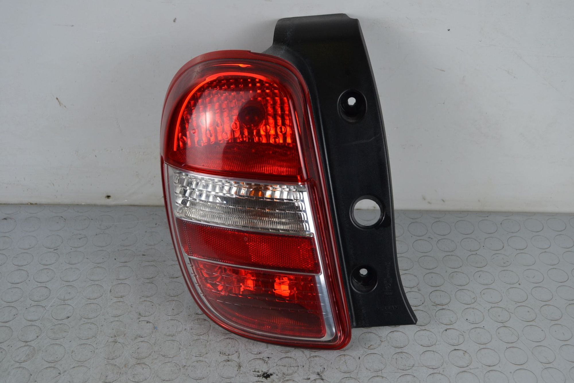 Fanale Stop Posteriore SX Nissan Micra K13 1.2 59 KW 80CV dal 05/2010 al 09/2015  1699286741425