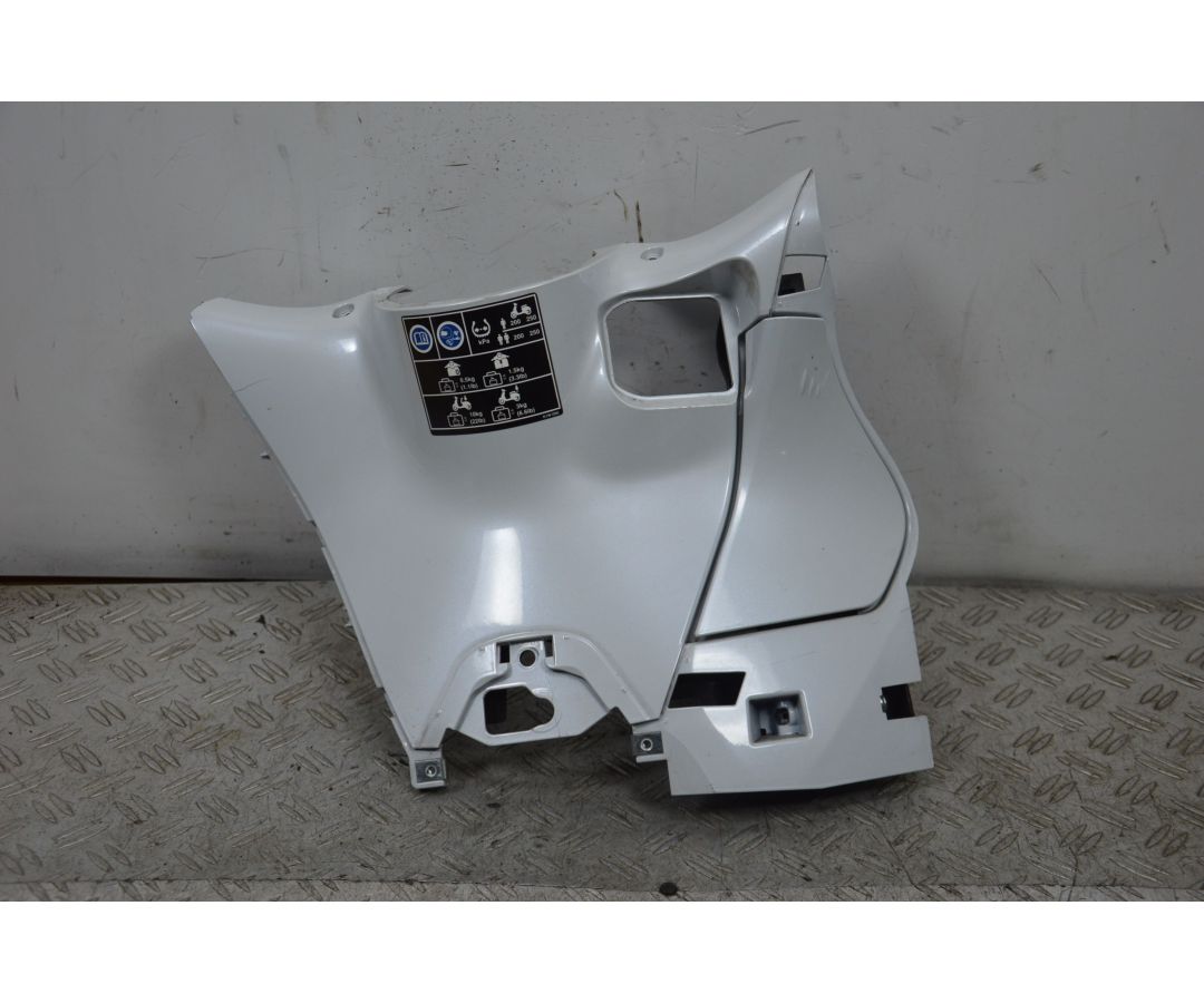 Carena Retroscudo Honda SH 350 Dal 2021 al 2023 COD 81140-K1W-D000 1699442268209 Carena Retroscudo Honda SH 350 Dal 2021 al 2023 COD 81140-K1W-D000 1699442268209