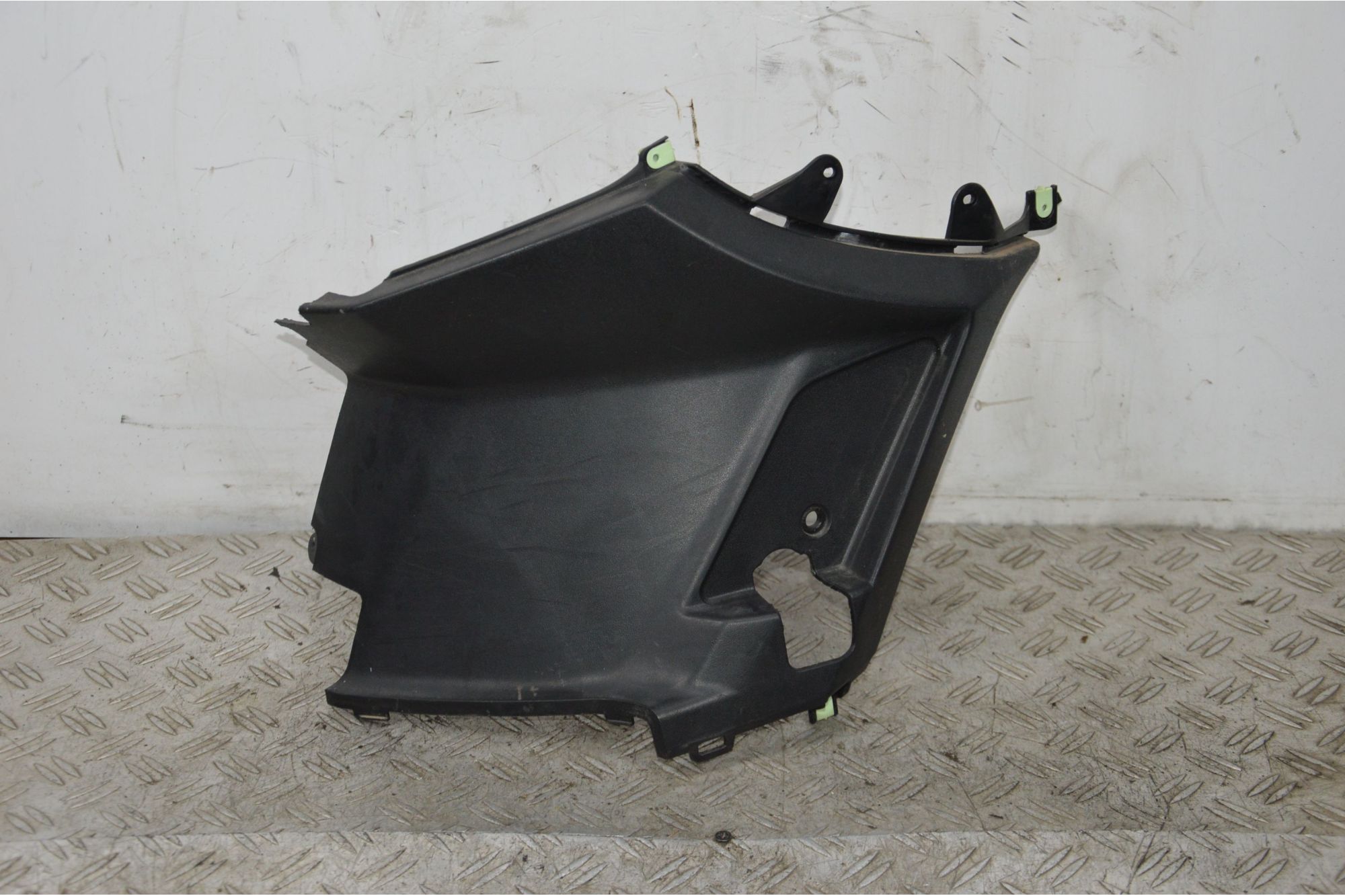 Carena Fianchetto Centrale Sinistro Sx Peugeot Kisbee 50 Dal 2010 al 2017  1700729389927