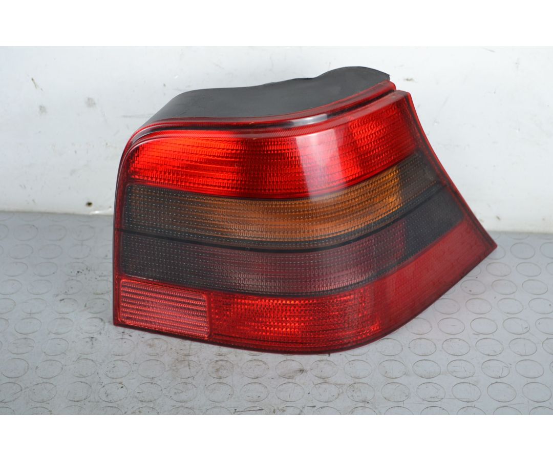 Fanale stop posteriore DX Volkswagen Golf IV 1J1 Dal 1997 al 2005 Cod 1J6945257 Cod motore AGN 1700738075569 Fanale stop posteriore DX Volkswagen Golf IV 1J1 Dal 1997 al 2005 Cod 1J6945257 Cod motore AGN 1700738075569