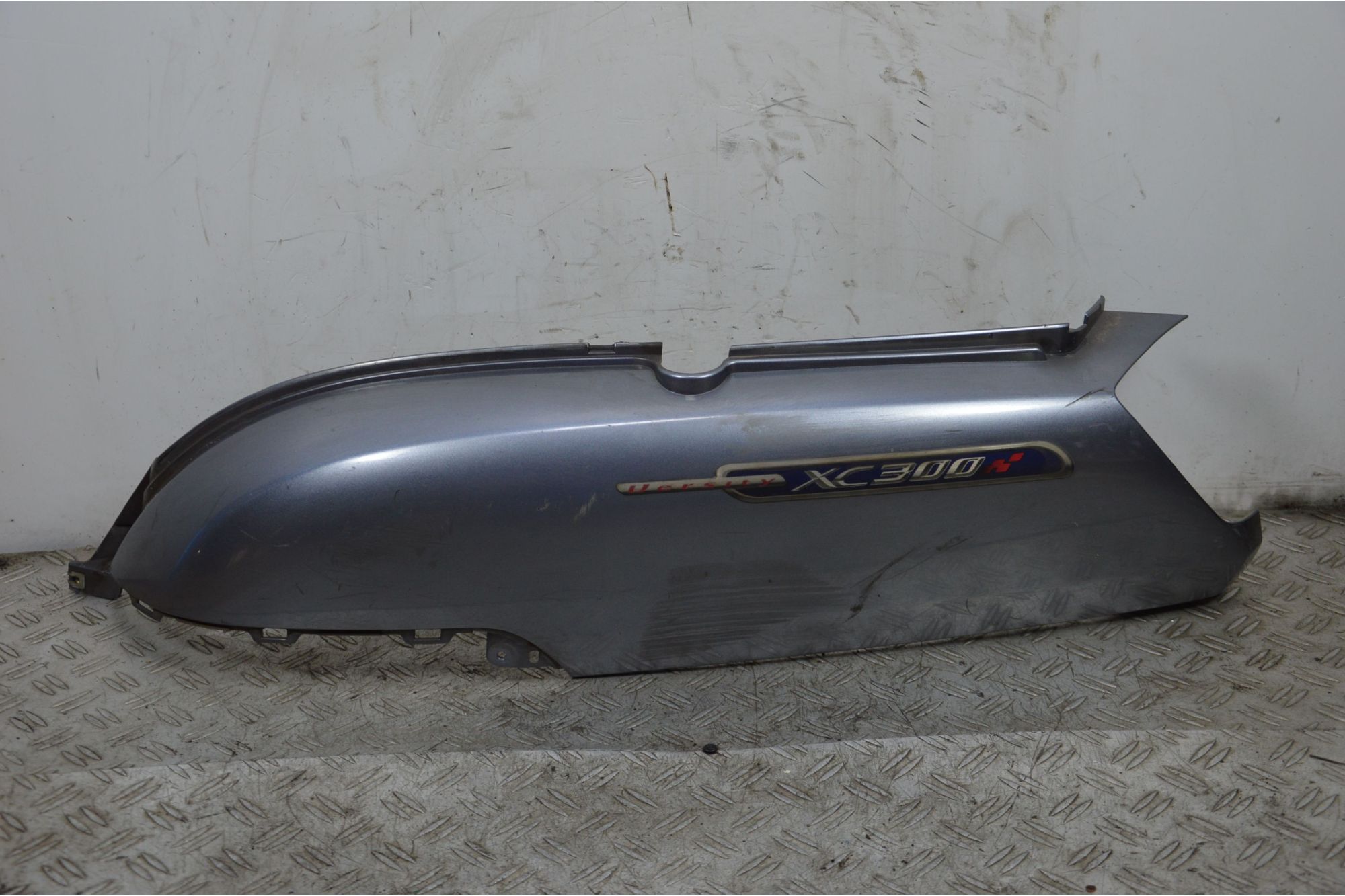 Carena Fianchetto posteriore Sinistro Sx Yamaha XC 300 Dal 2003 al 2006  1700817665575