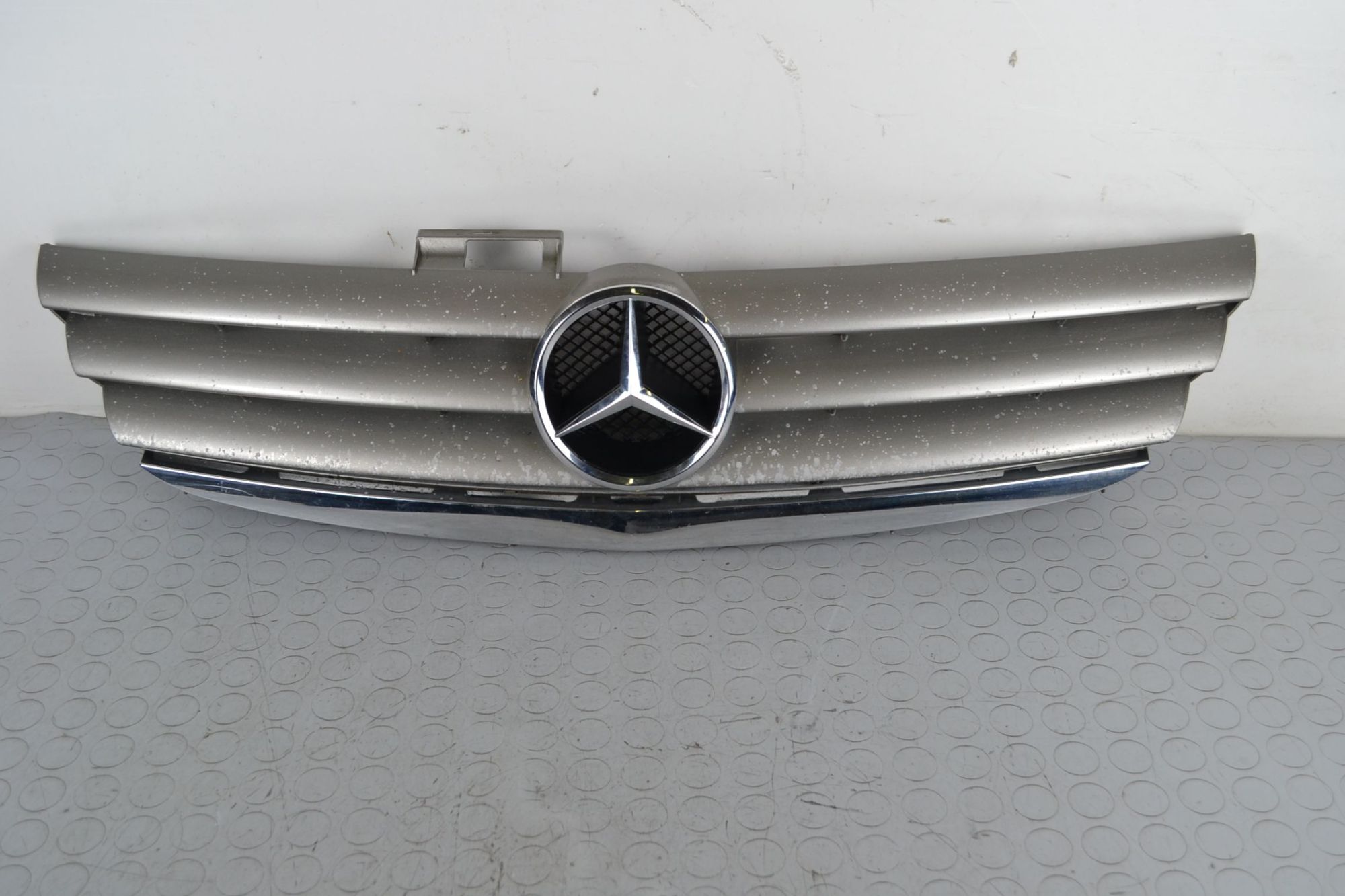 Griglia Anteriore Mercedes Classe A W169 A180 dal 09/2004 al 06/2012 Cod a1698800083 Cod Motore 640.940  1701166934343