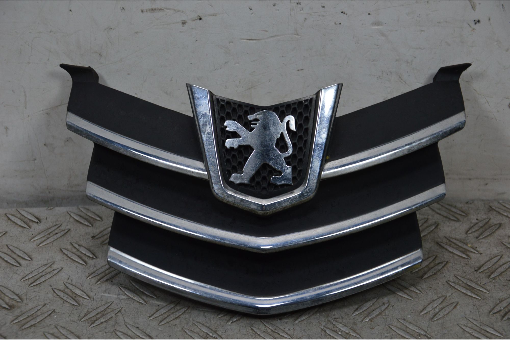 Carena Griglia Anteriore Peugeot LXR 200 dal 2009 al 2014  1701430380470