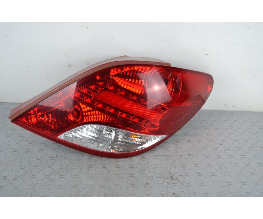 Fanale stop posteriore DX Peugeot 207 Dal 2009 al 2015 Cod 9686565980-00 1701701552780 Fanale stop posteriore DX Peugeot 207 Dal 2009 al 2015 Cod 9686565980-00 1701701552780