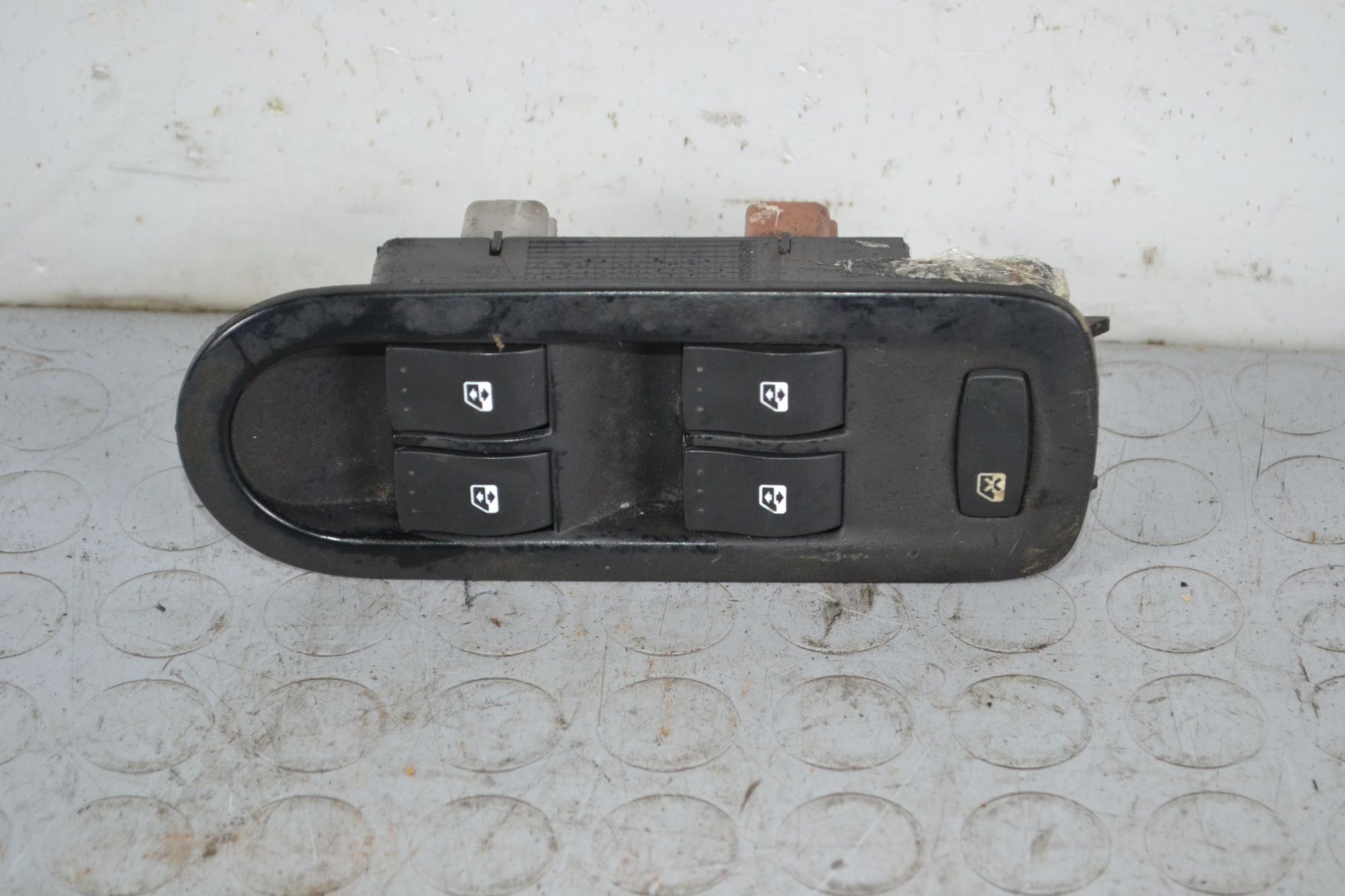 Pulsantiera Alzacristalli Anteriore SX Renault Scenic II dal 2003 al 2009 Cod 156018070  1702368917950