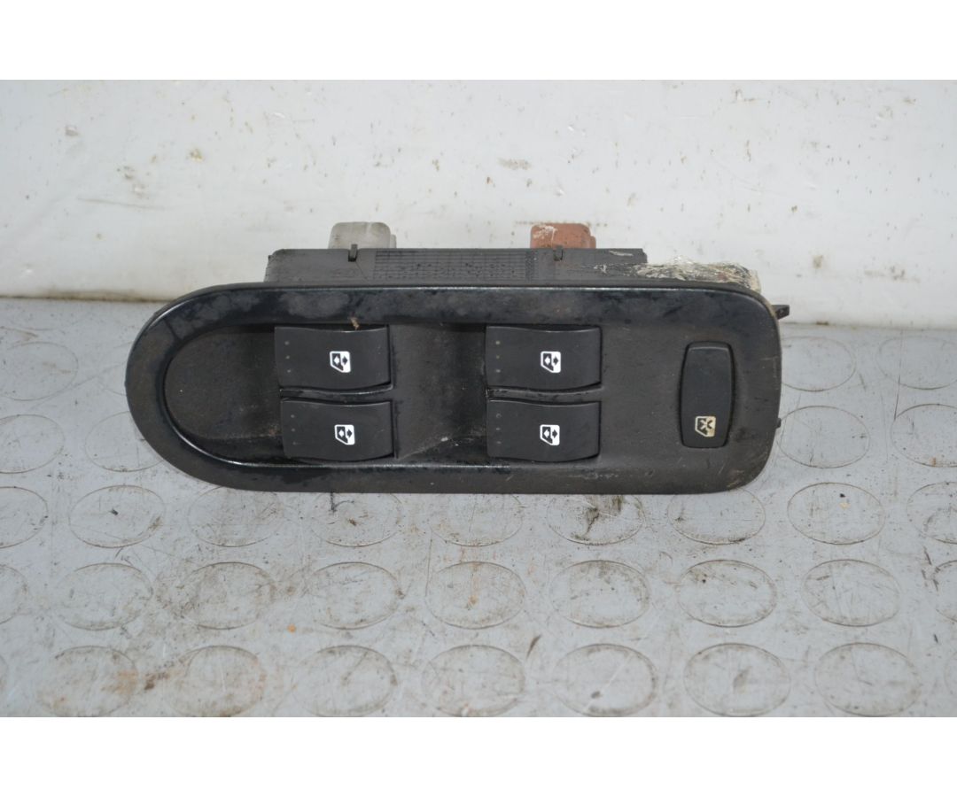 Pulsantiera Alzacristalli Anteriore SX Renault Scenic II dal 2003 al 2009 Cod 156018070  1702368917950