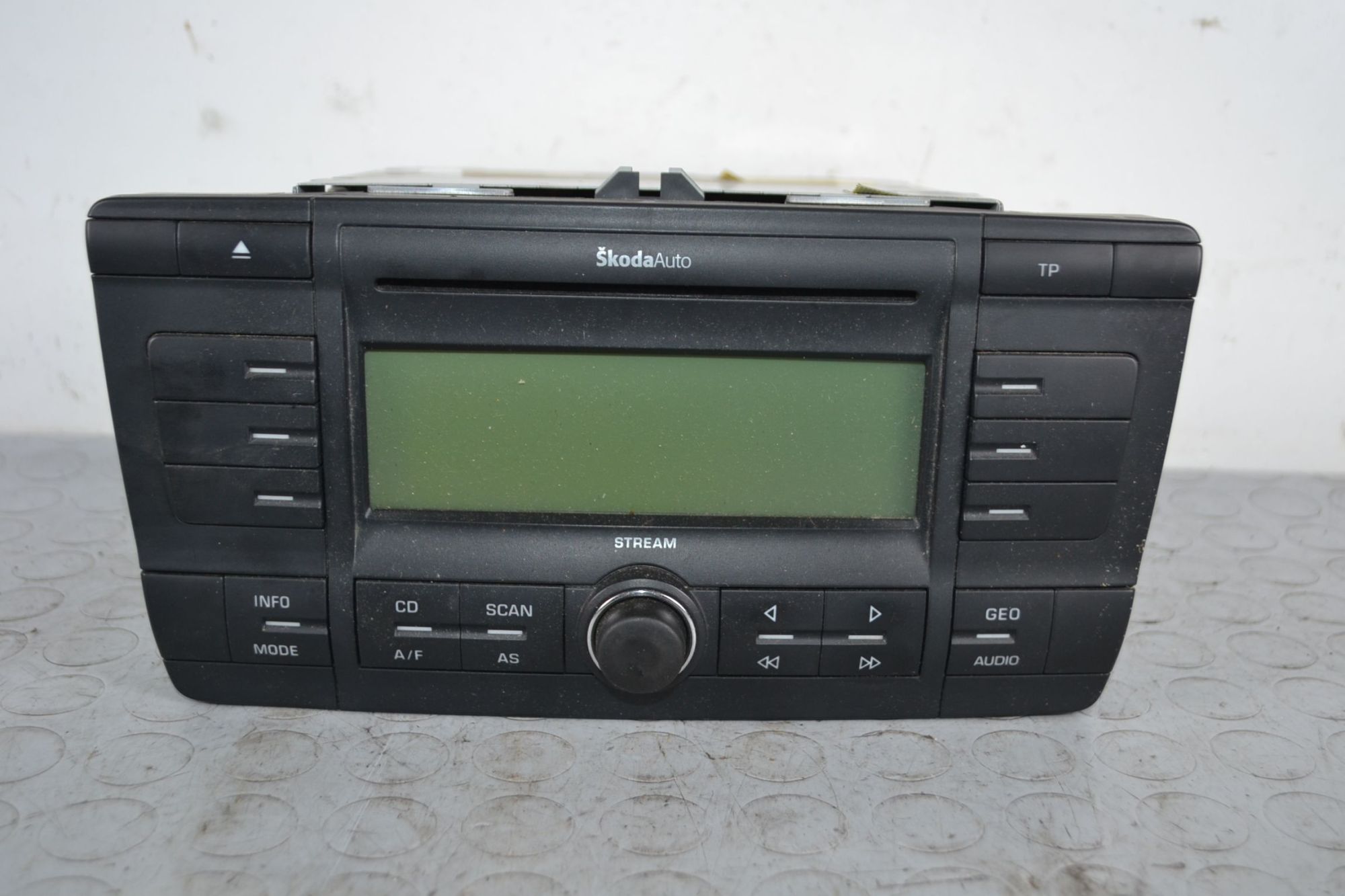 Autoradio Skoda Octavia II Dal 2004 al 2010 CV105/77KW  1702646039589