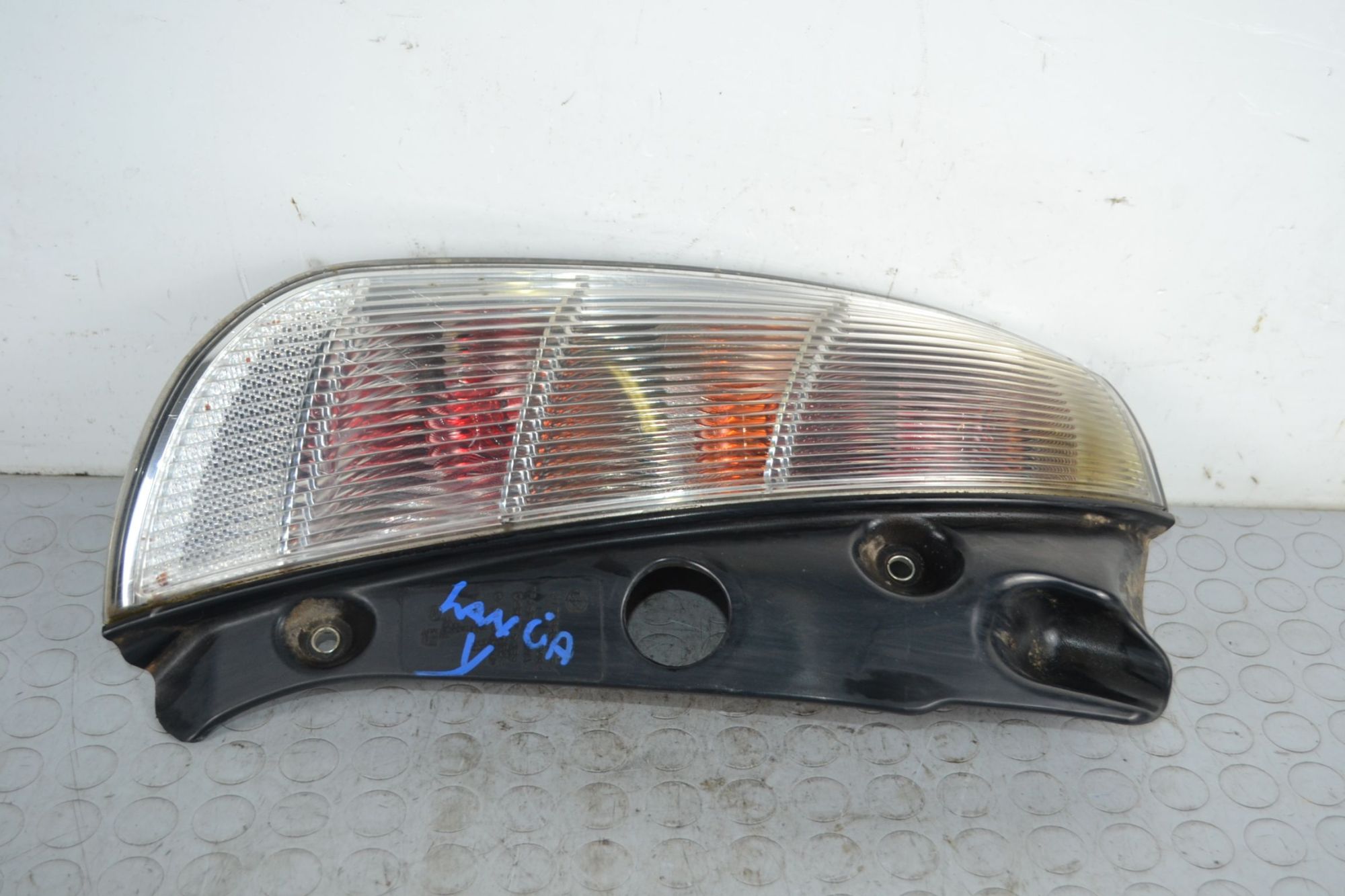 Fanale stop posteriore SX Lancia Ypsilon Dal 2008 al 2011 Cod 51786658 Senza portalampada  1702985443672